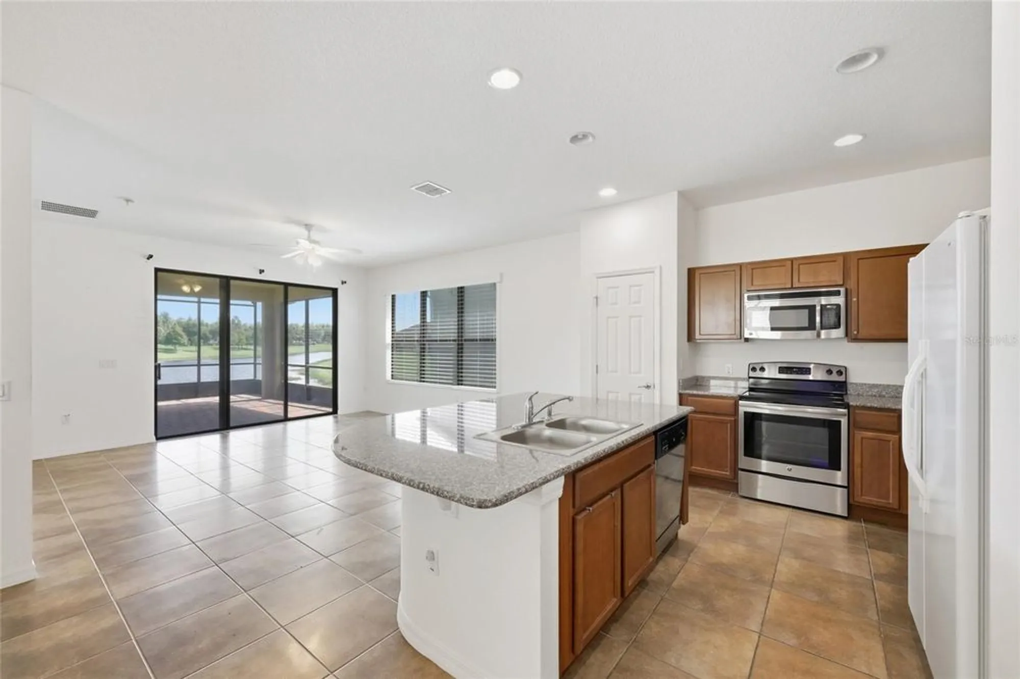Property Slideshow image 19 of 50 | 1824 pelican hill way, Poinciana, FL, 34759