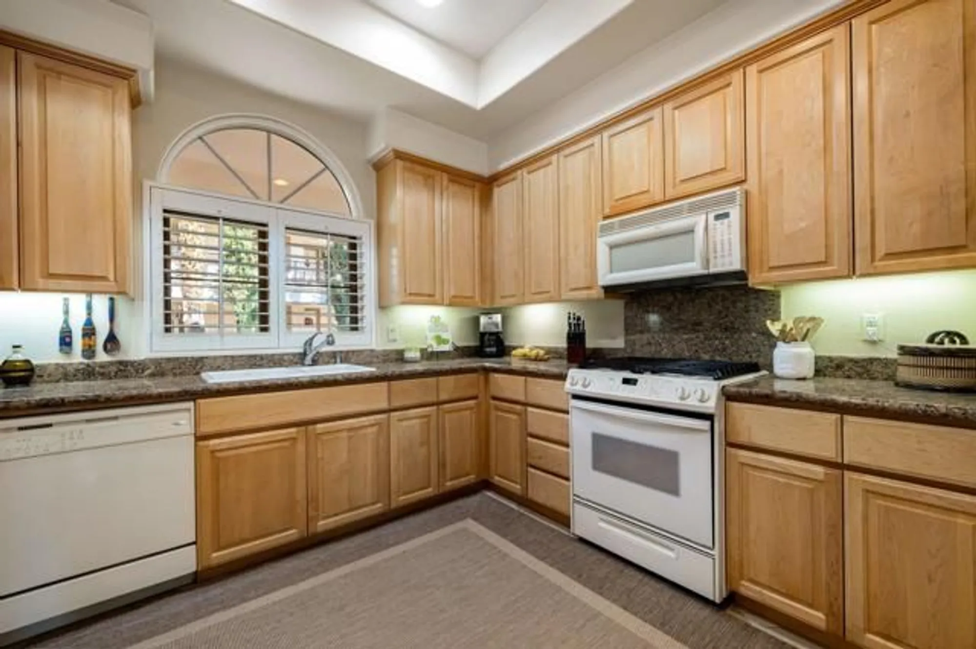 Property Slideshow image 15 of 46 | 2802 via calderia, Palm Desert, CA, 92260