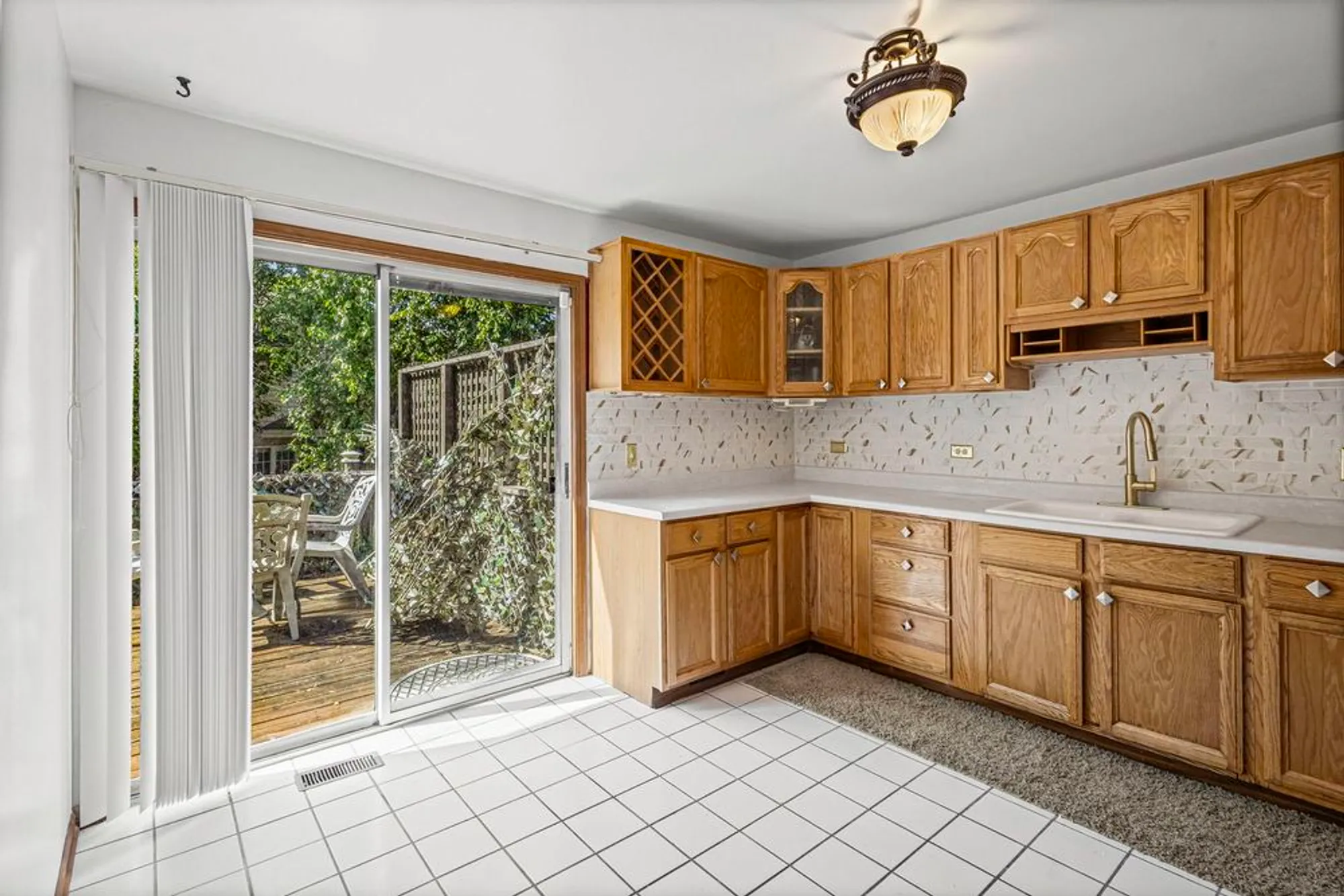 Property Slideshow image 8 of 29 | 21220 silktree cir, Plainfield, IL, 60544