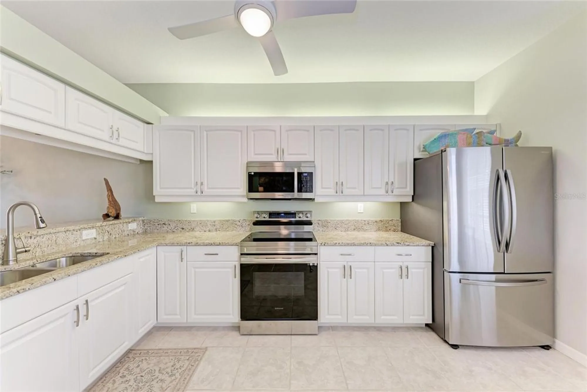 Property Slideshow image 16 of 43 | 119 woodbridge dr 103, Venice, FL, 34293
