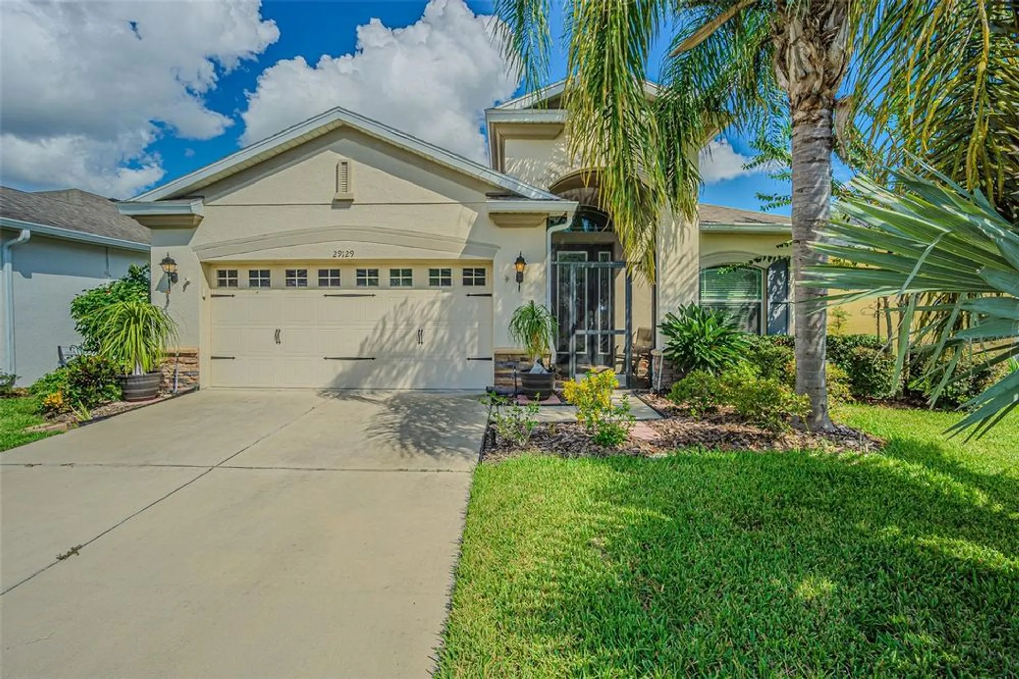 Property Slideshow image 1 of 31 | 29129 enniscrone dr, San Antonio, FL, 33576