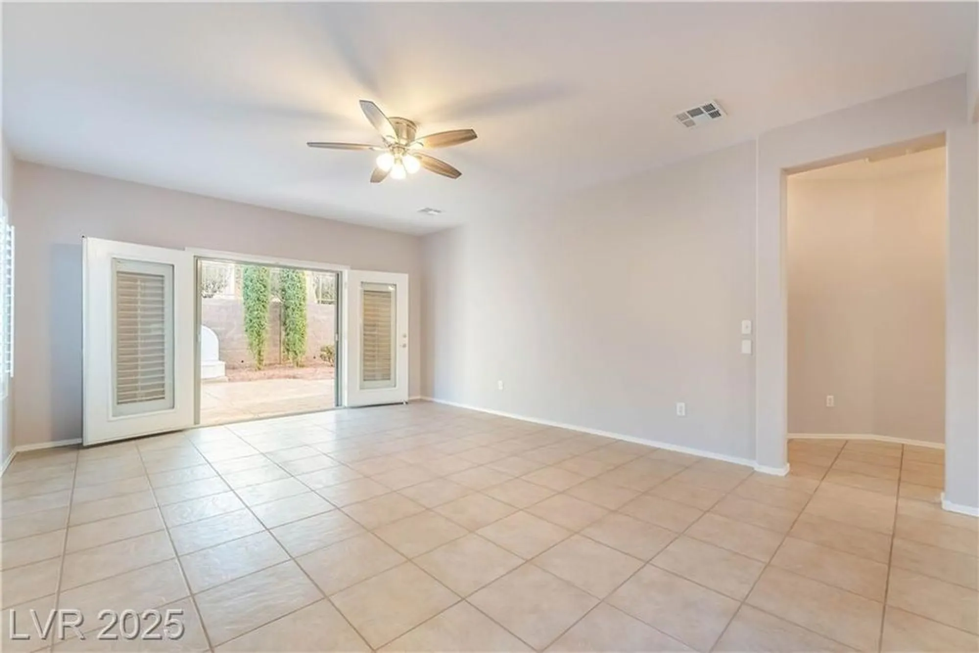 Property Slideshow image 9 of 52 | 2810 meadow park ave, Henderson, NV, 89052