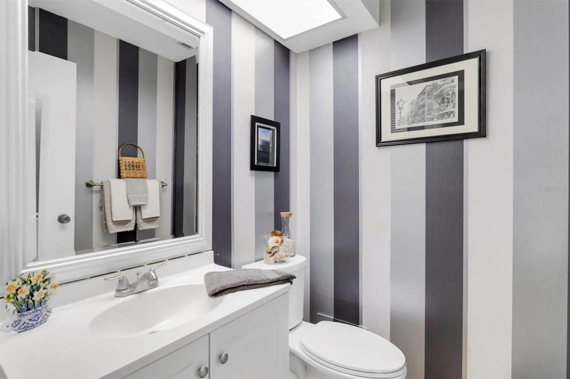 Property Slideshow image 14 of 31 | 2846 highlands blvd d, Palm Harbor, FL, 34684