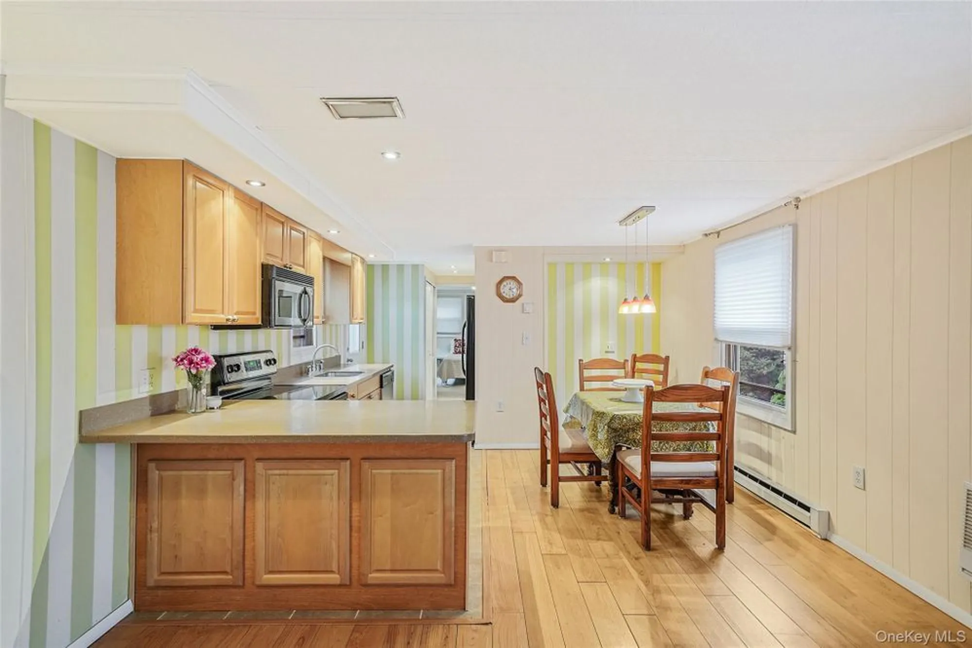 Property Slideshow image 8 of 29 | 91 village cir, Manorville, NY, 11949