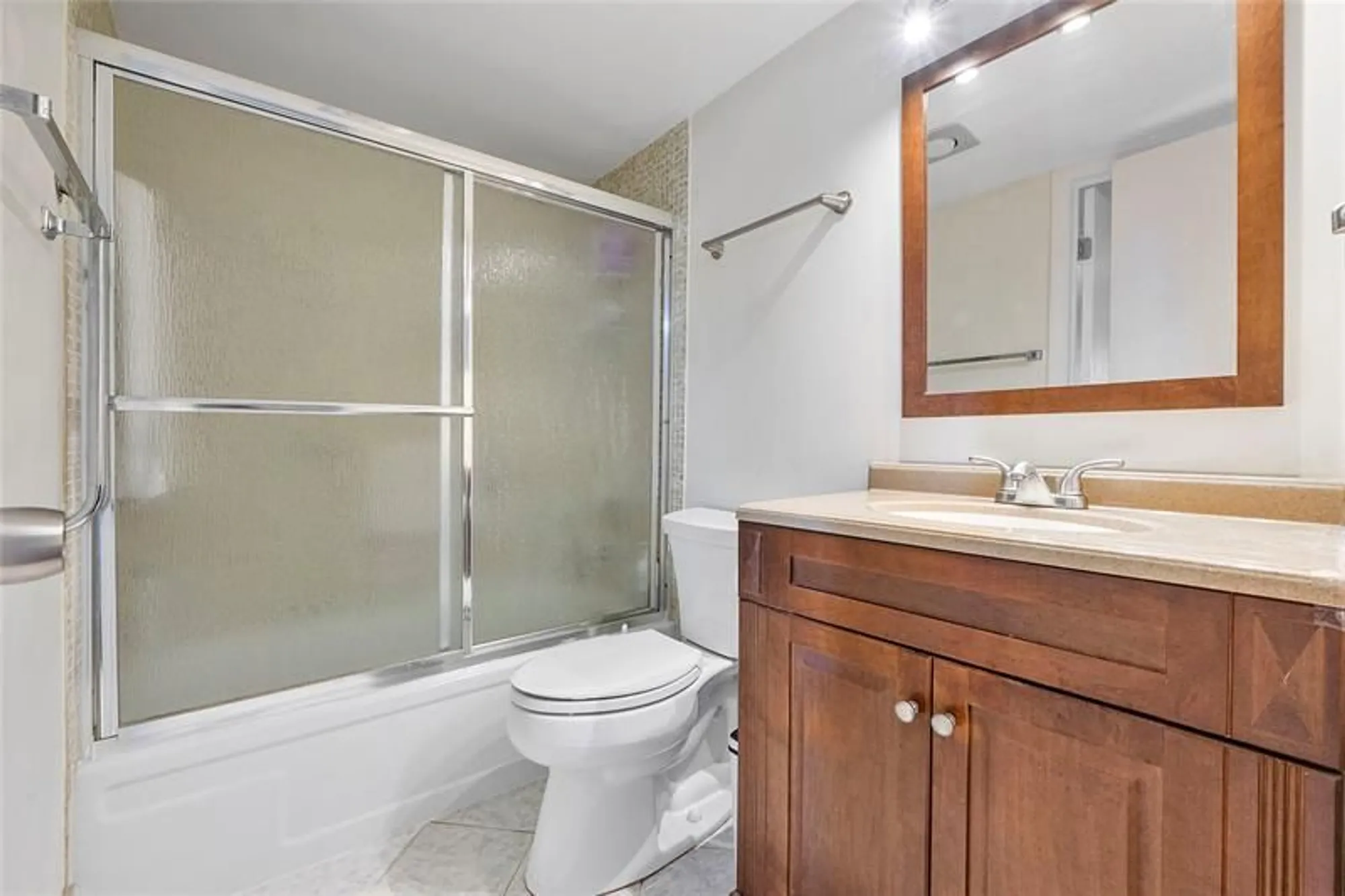 Property Slideshow image 9 of 14 | 1052 harwood e # 1052, Deerfield Beach, FL, 33442