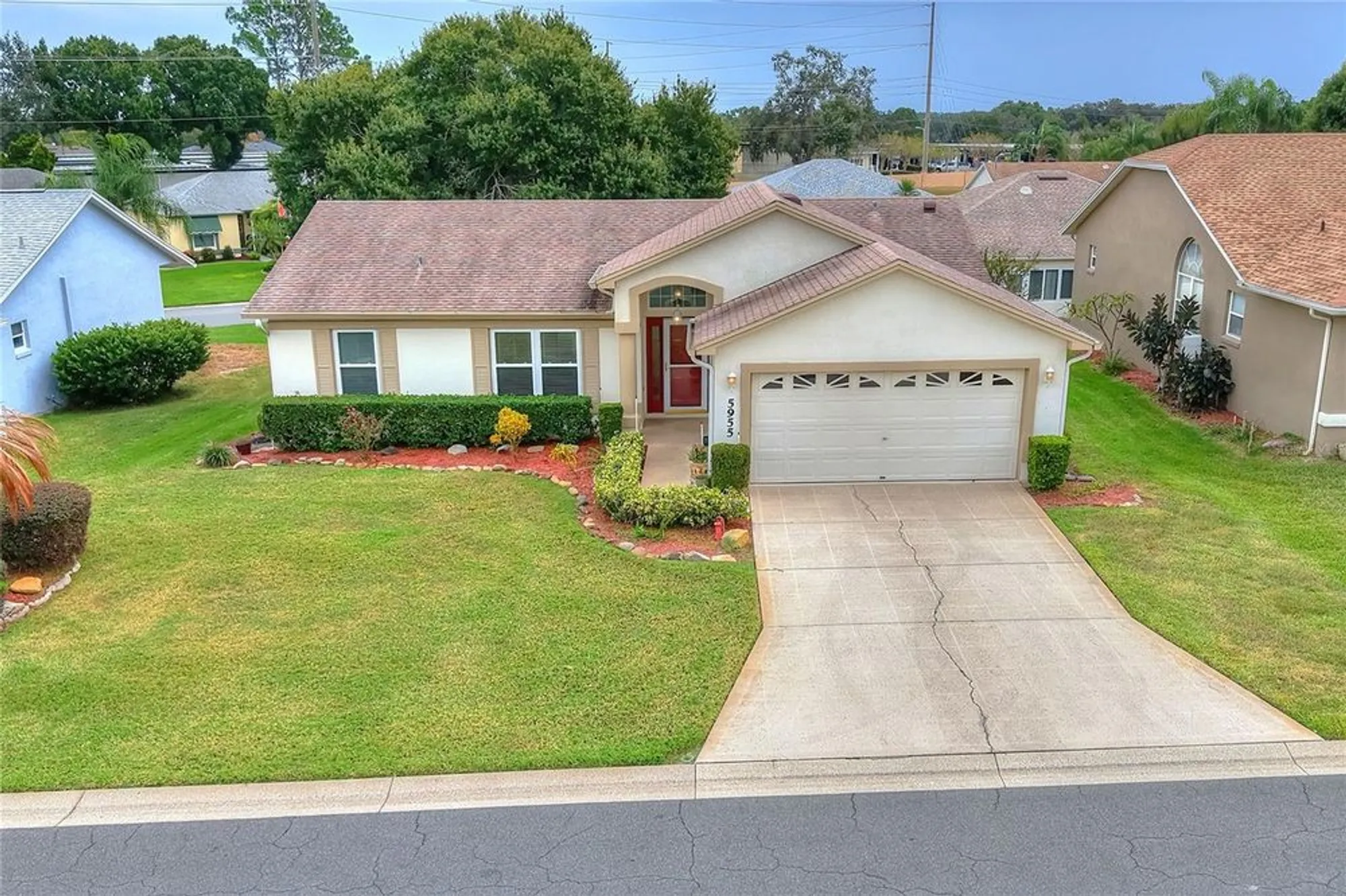 Property Slideshow image 2 of 44 | 5955 chickadee dr, Lakeland, FL, 33809