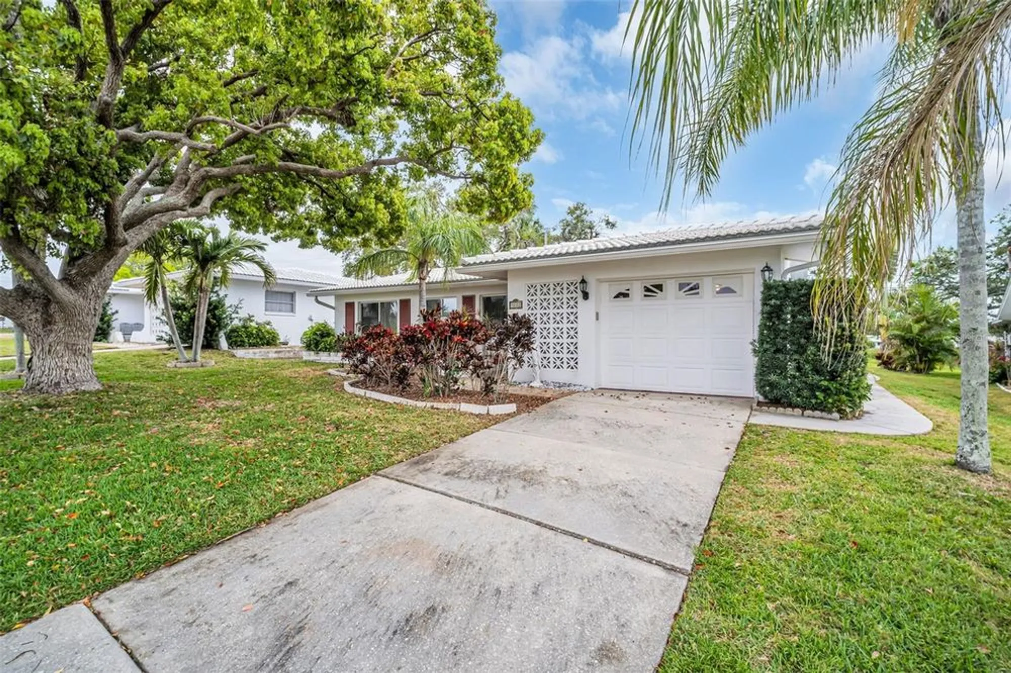 Property Slideshow image 39 of 71 | 9082 141st st, Seminole, FL, 33776