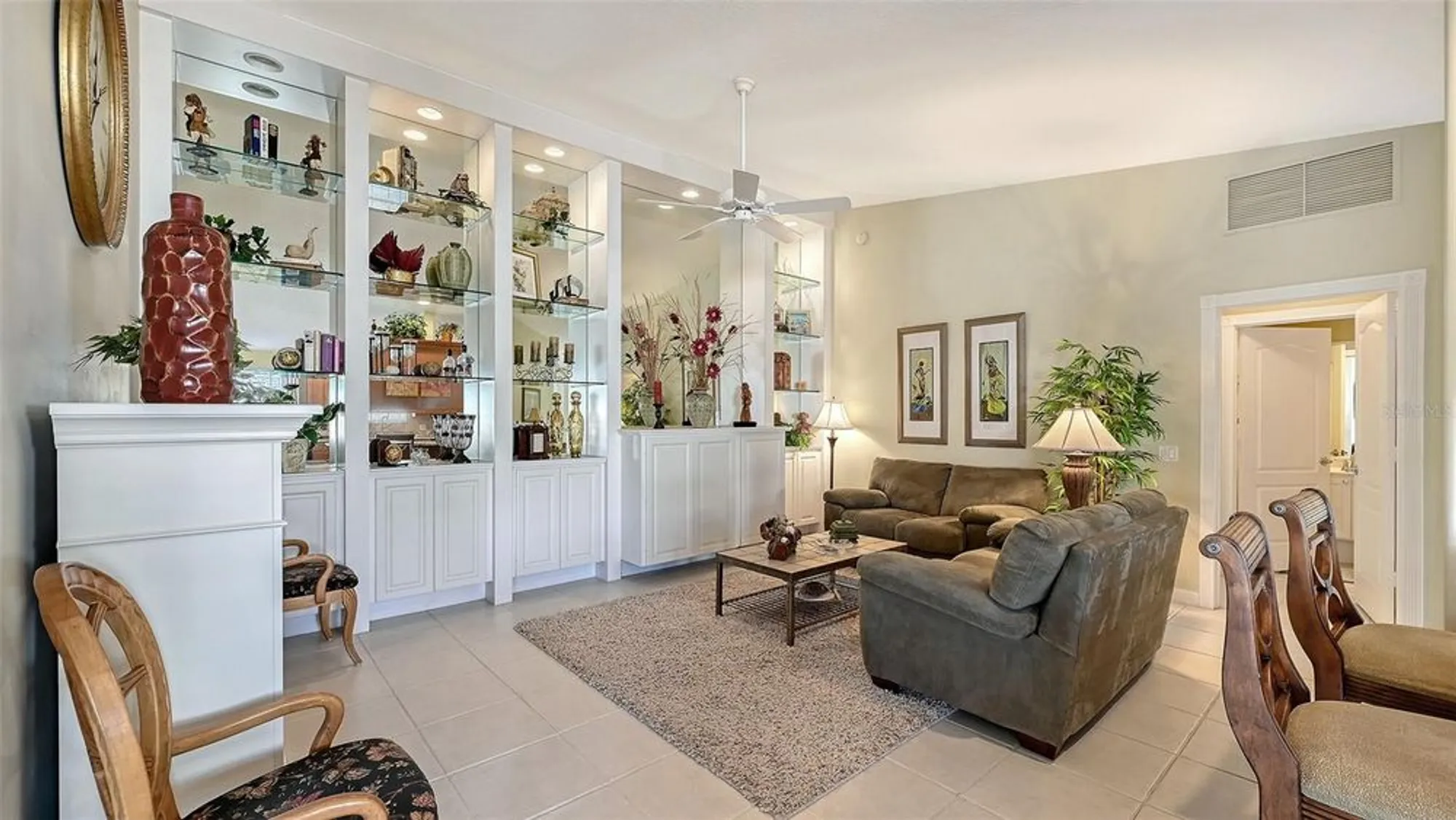 Property Slideshow image 11 of 87 | 5770 ivrea dr, Sarasota, FL, 34238