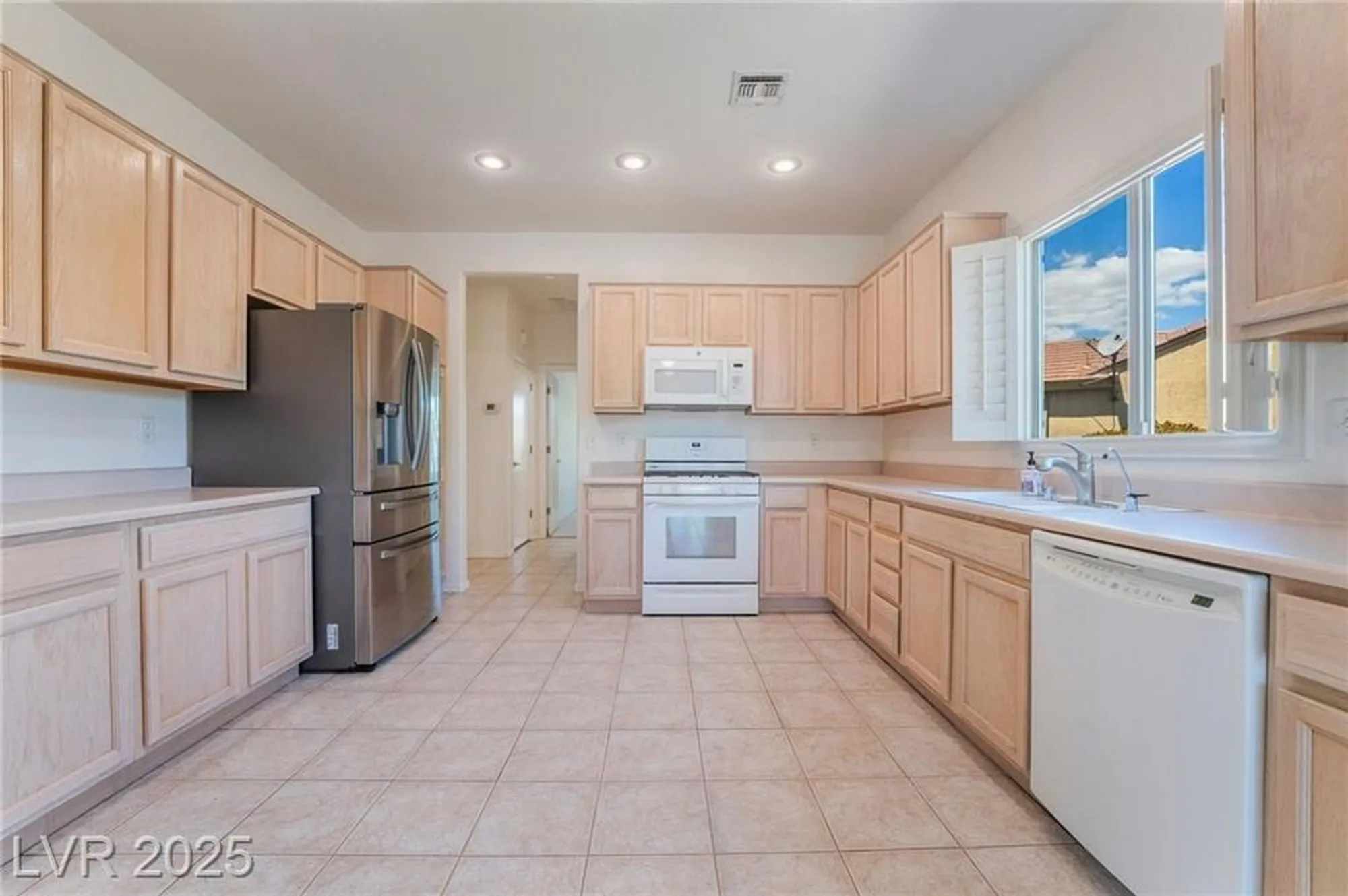 Property Slideshow image 11 of 34 | 1781 cypress lake ct, Henderson, NV, 89012