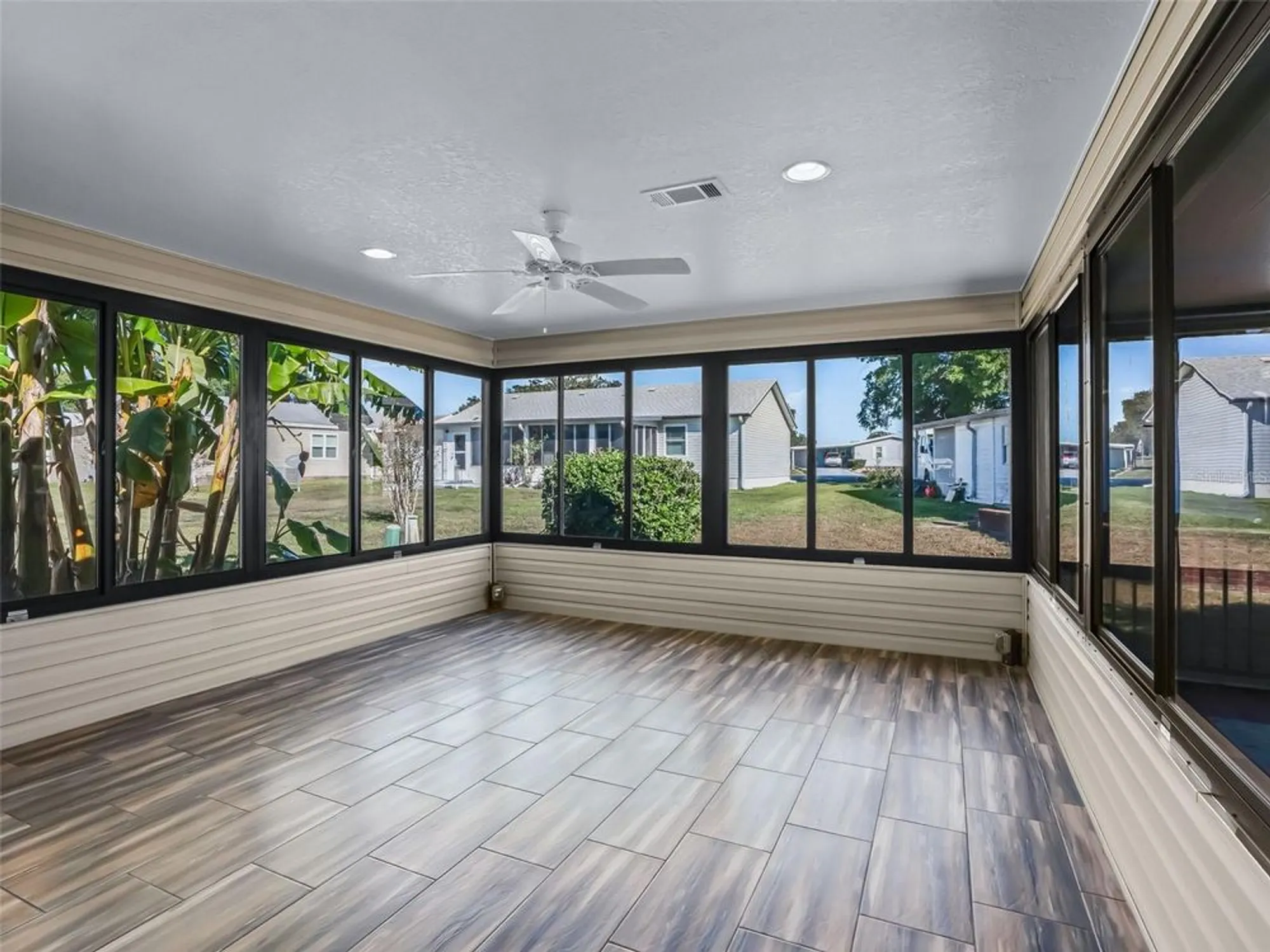 Property Slideshow image 14 of 37 | 828 silver oak ave, Lady Lake, FL, 32159