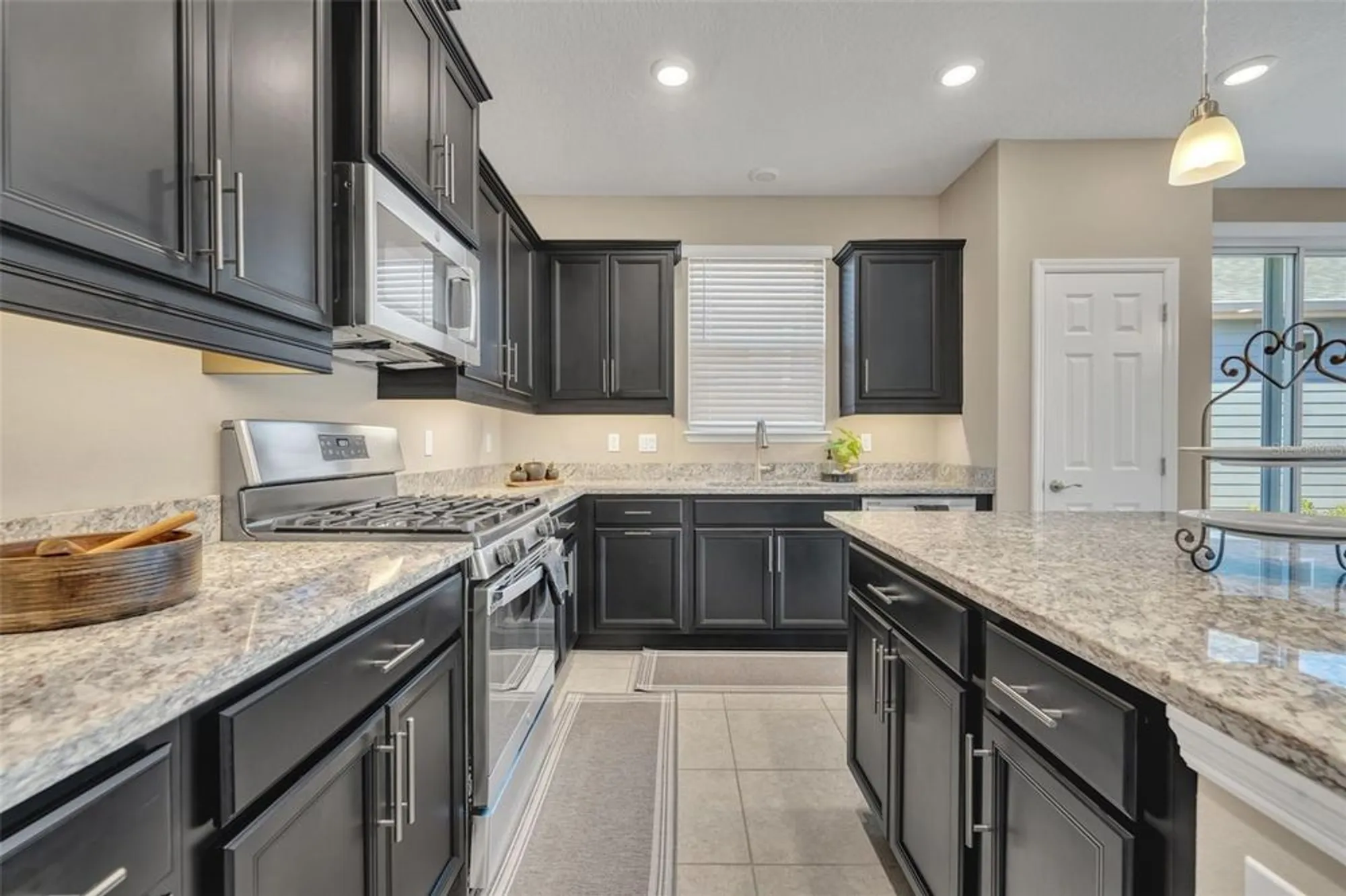 Property Slideshow image 12 of 64 | 397 alcove dr, Groveland, FL, 34736