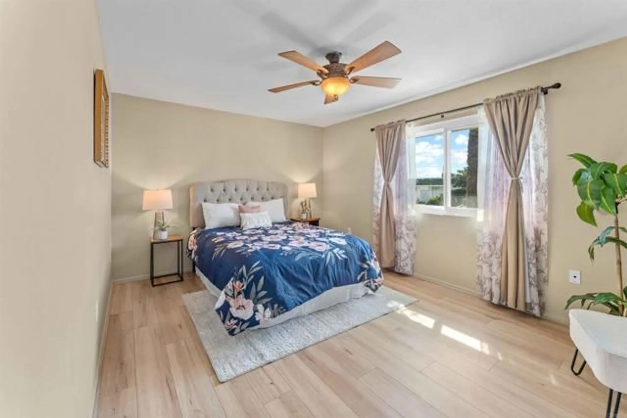 Property Slideshow image 12 of 28 | 25768 roanoke rd, Sun City, CA, 92586