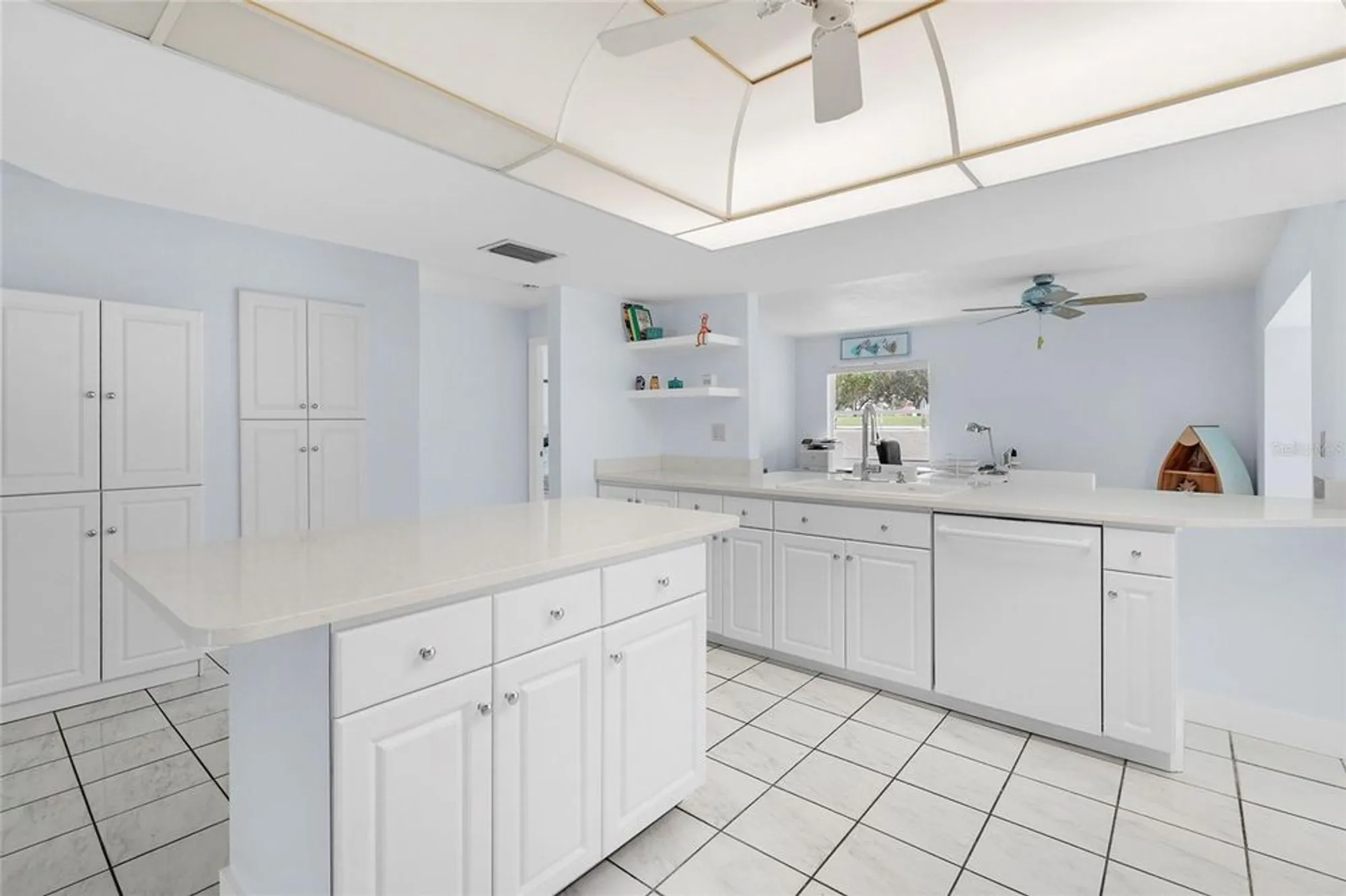 Property Slideshow image 19 of 57 | 5720 timber lake cir, Sarasota, FL, 34243