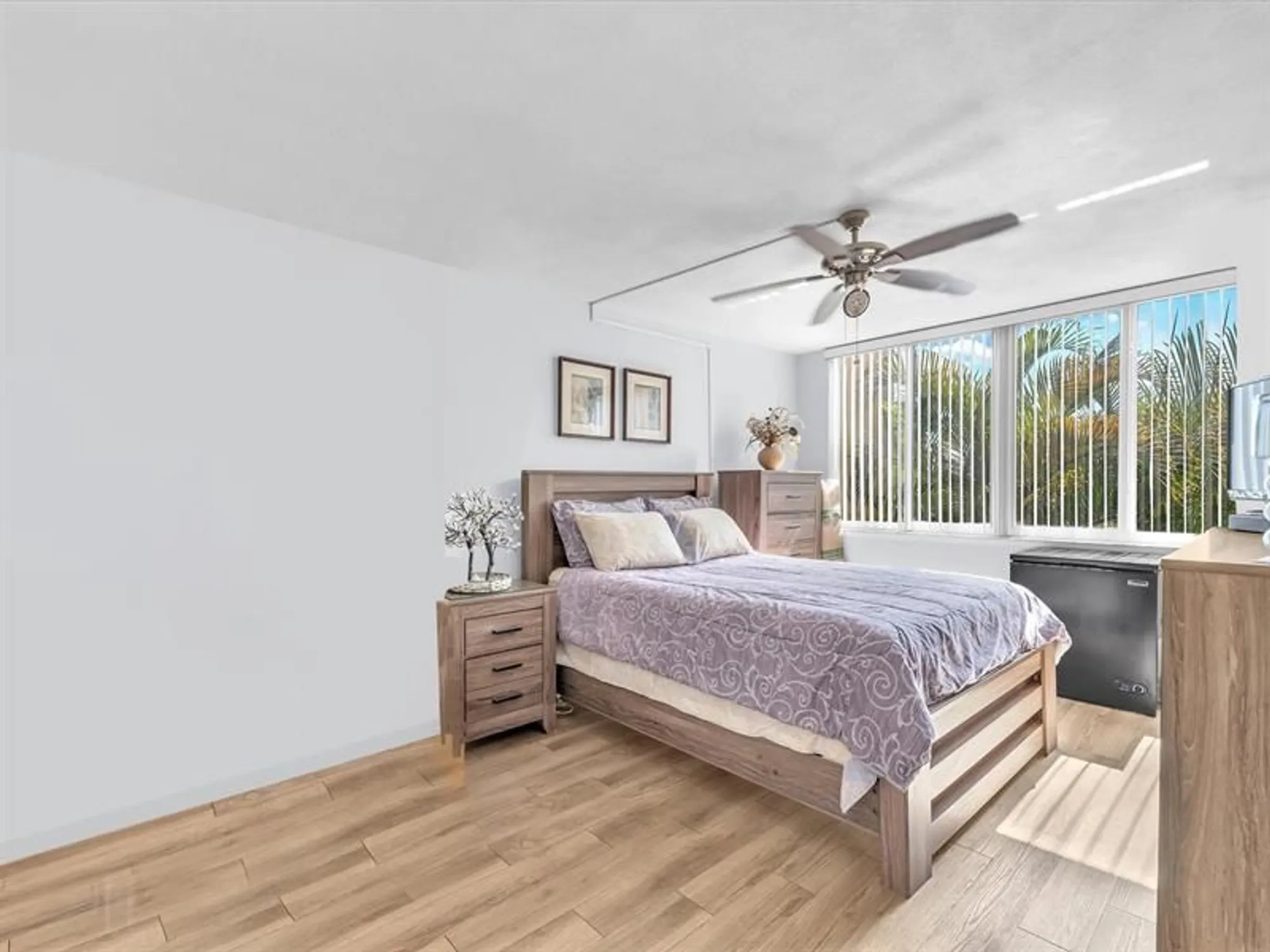 Property Slideshow image 11 of 25 | 6770 royal palm blvd apt 205, Margate, FL, 33063