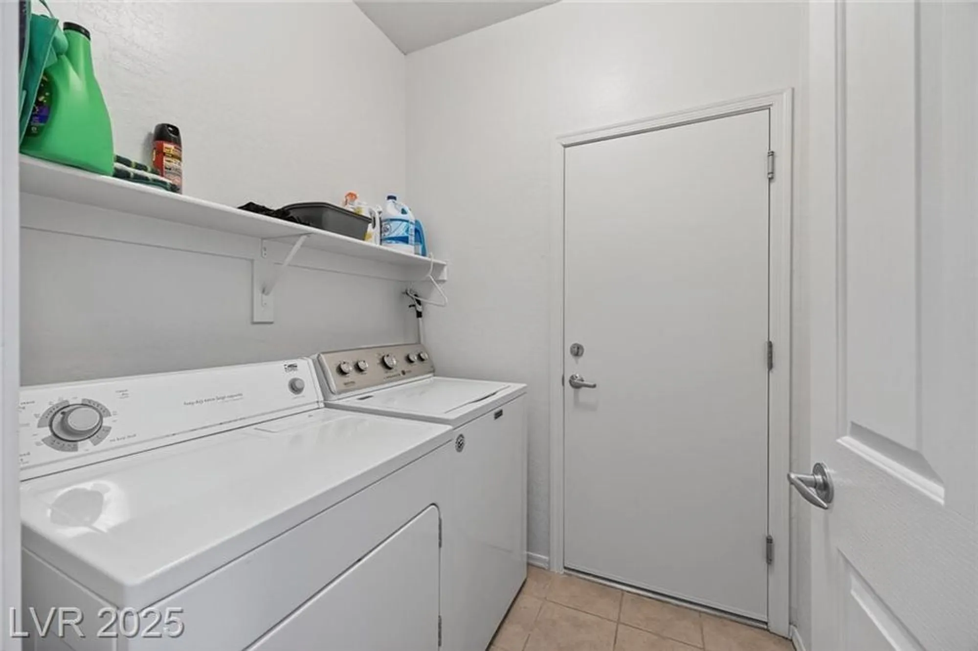 Property Slideshow image 26 of 42 | 2495 capella star st, Henderson, NV, 89044