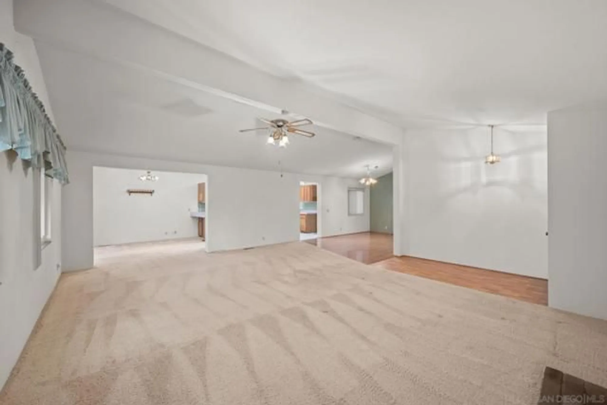 Property Slideshow image 17 of 37 | 4465 topaz ln, Oceanside, CA, 92056