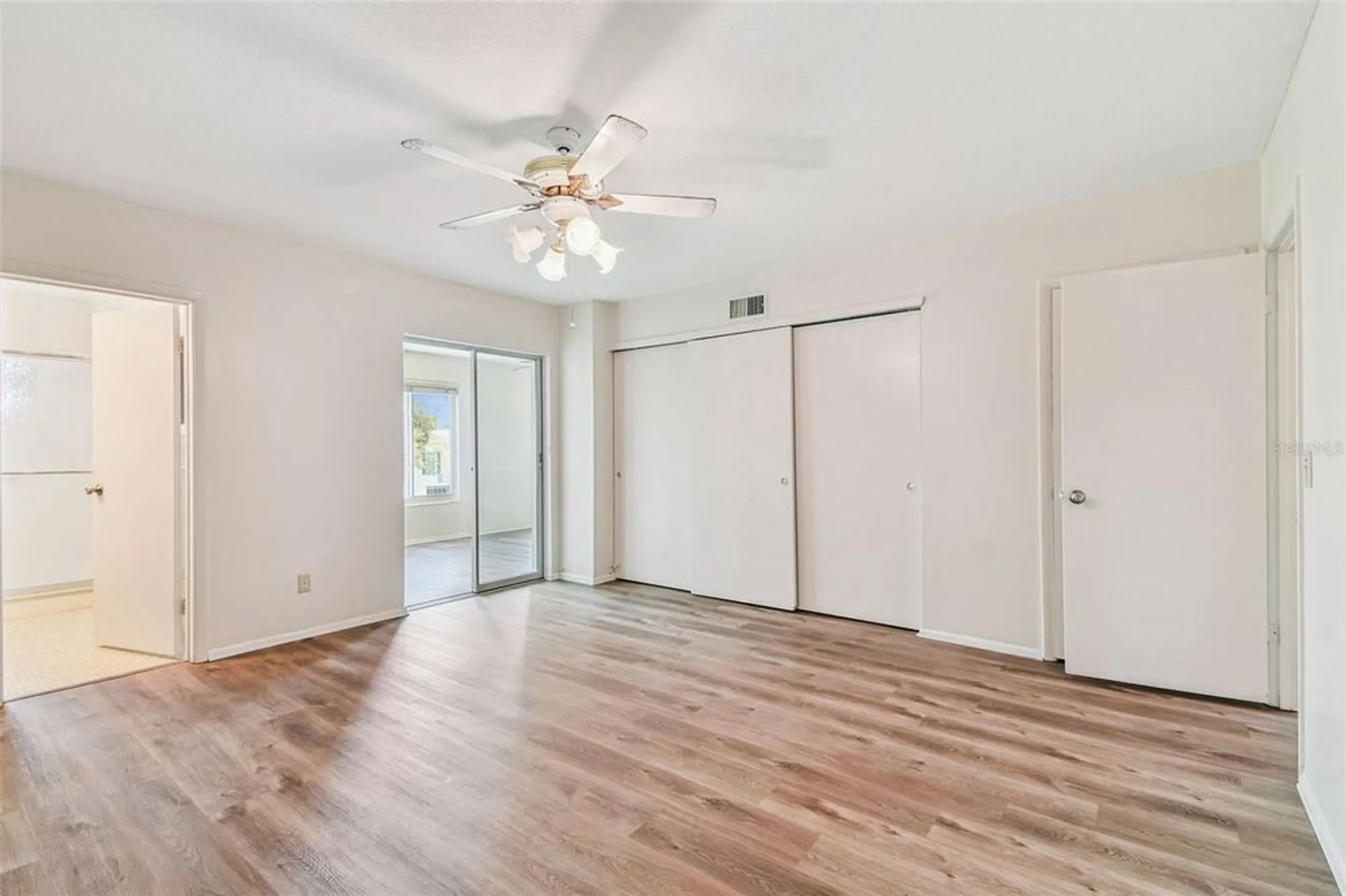 Property Slideshow image 37 of 55 | 2071 australia way 59, Clearwater, FL, 33763