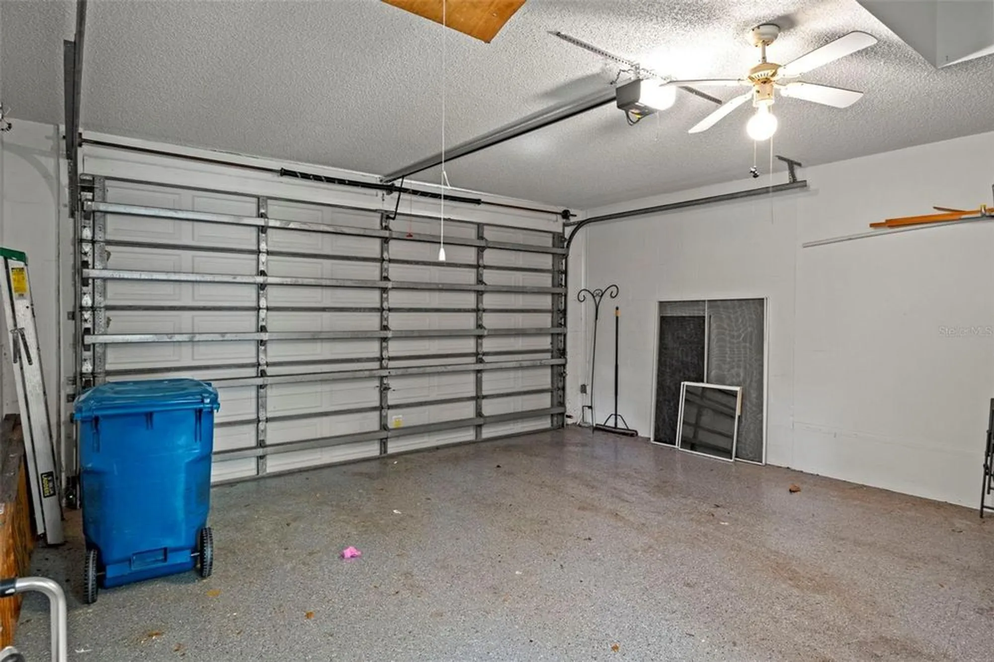 Property Slideshow image 29 of 41 | 2102 springmeadow dr, Spring Hill, FL, 34606