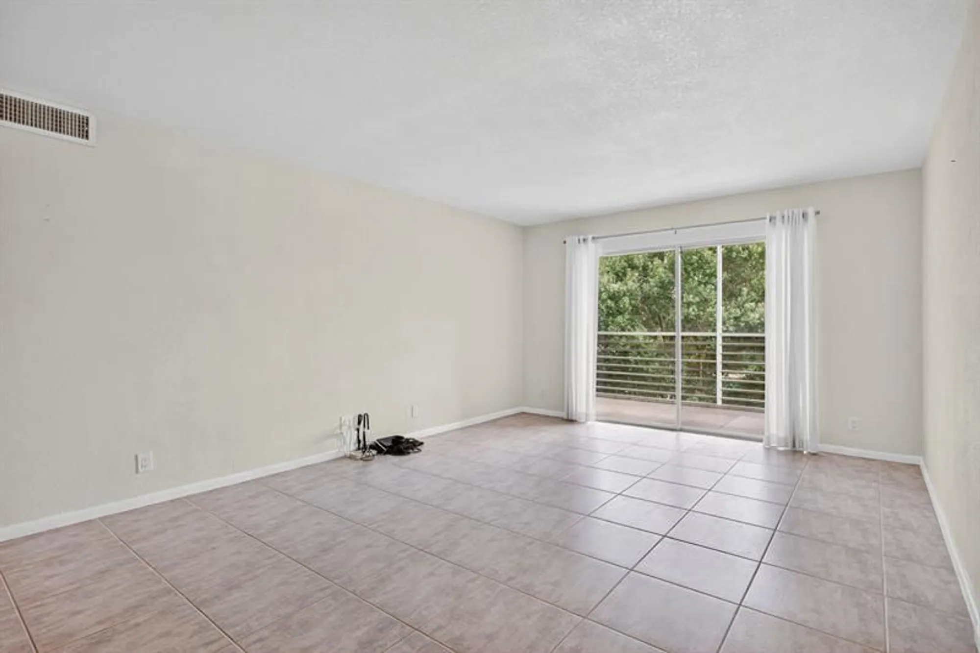 Property Slideshow image 10 of 27 | 2301 lucaya ln m4, Coconut Creek, FL, 33066