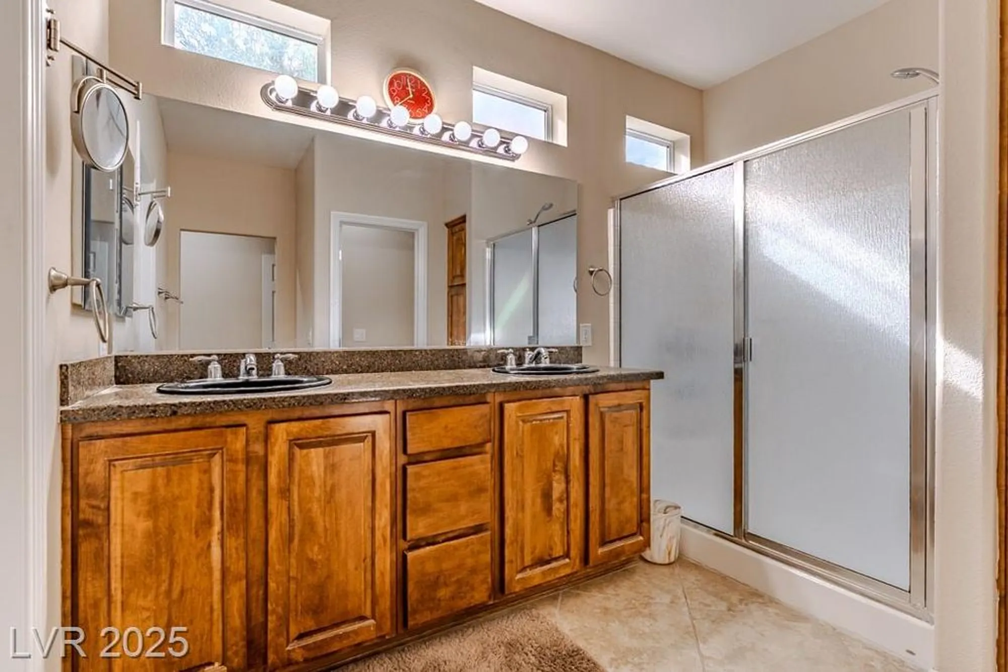 Property Slideshow image 18 of 65 | 5110 silenzio st, Las Vegas, NV, 89135