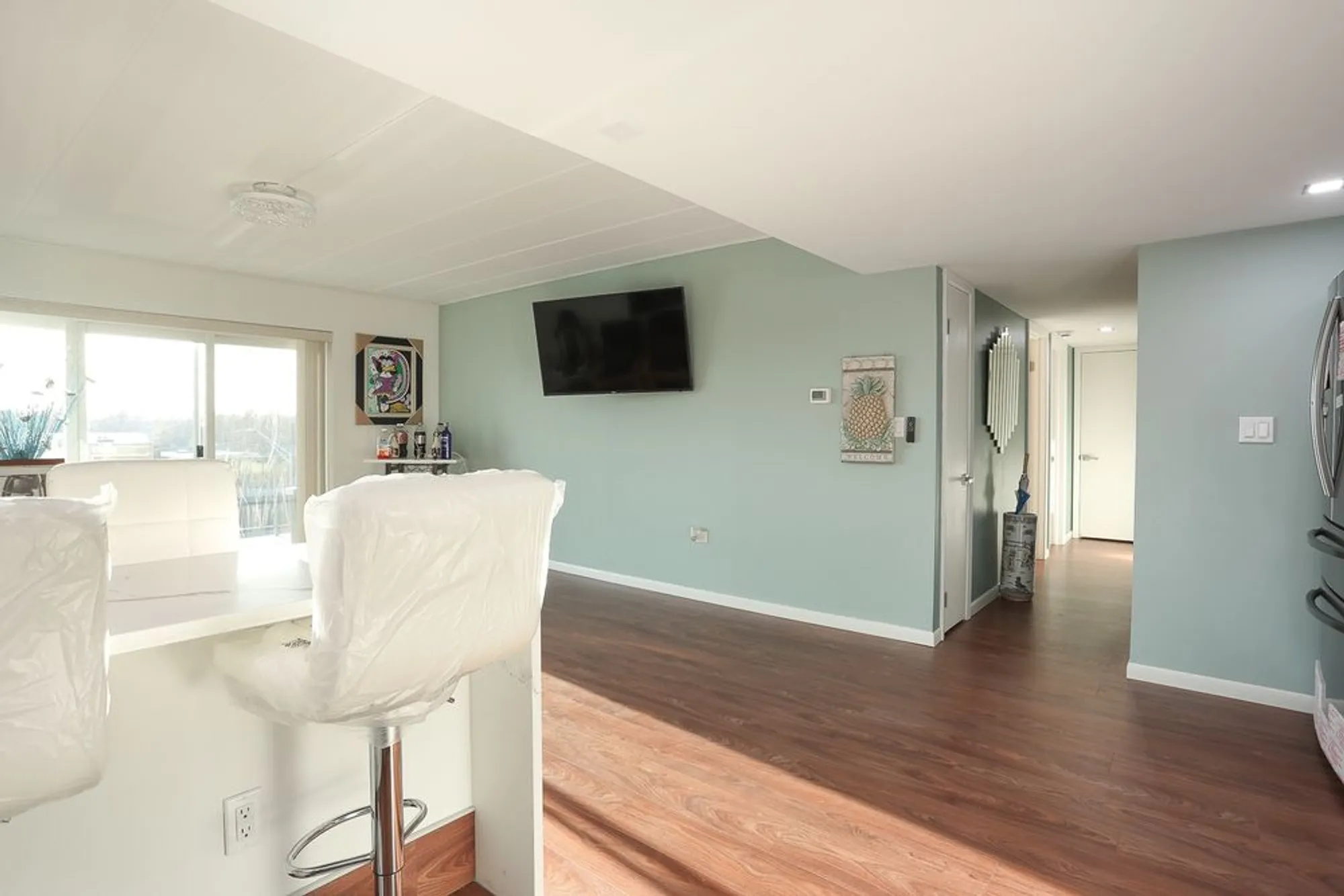 Property Slideshow image 11 of 32 | 2900 maple ave 19e, Downers Grove, IL, 60515