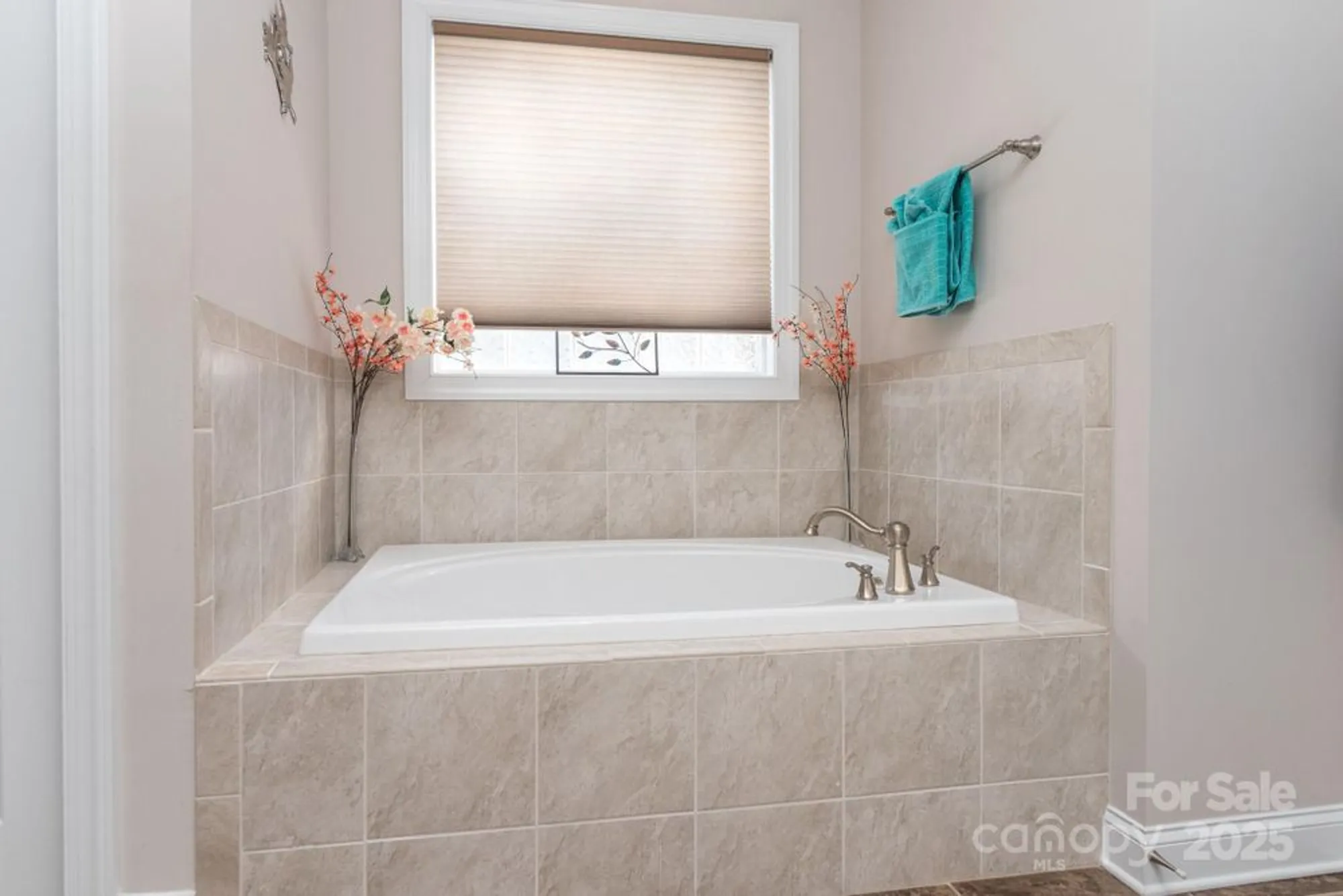 Property Slideshow image 19 of 44 | 12612 meetinghouse dr, Cornelius, NC, 28031