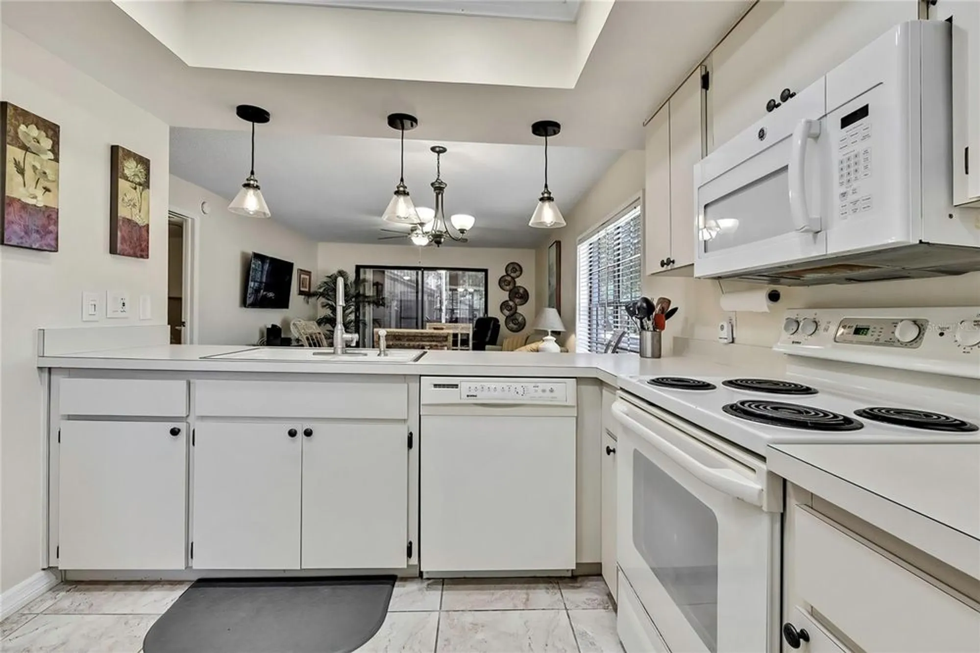 Property Slideshow image 9 of 32 | 2223 forester way, Spring Hill, FL, 34606