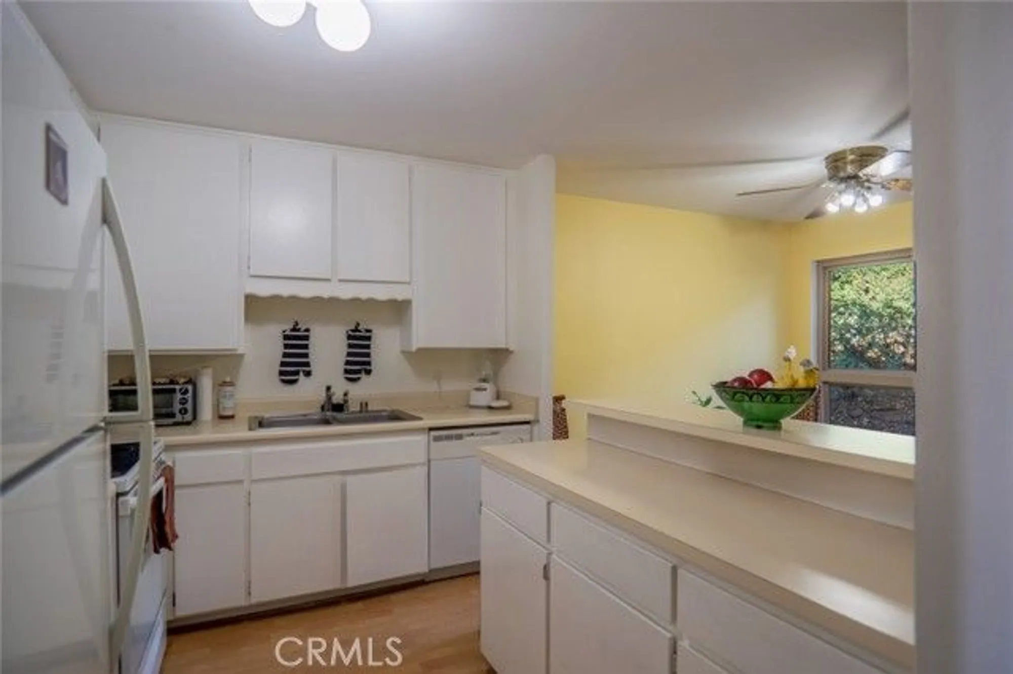 Property Slideshow image 9 of 28 | 327 chestnut hill ct 22, Thousand Oaks, CA, 91360