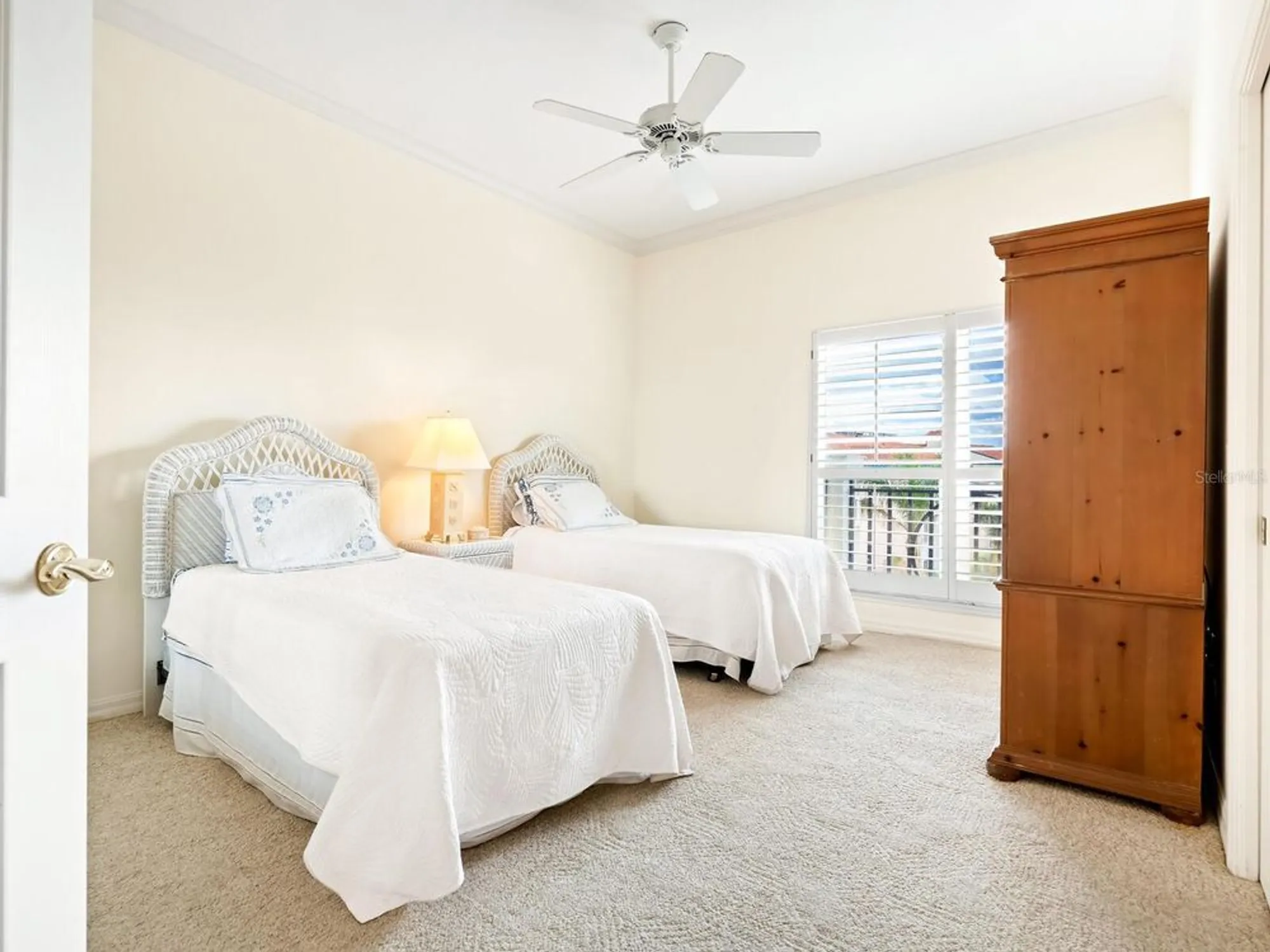 Property Slideshow image 22 of 38 | 5440 eagles point cir 405, Sarasota, FL, 34231