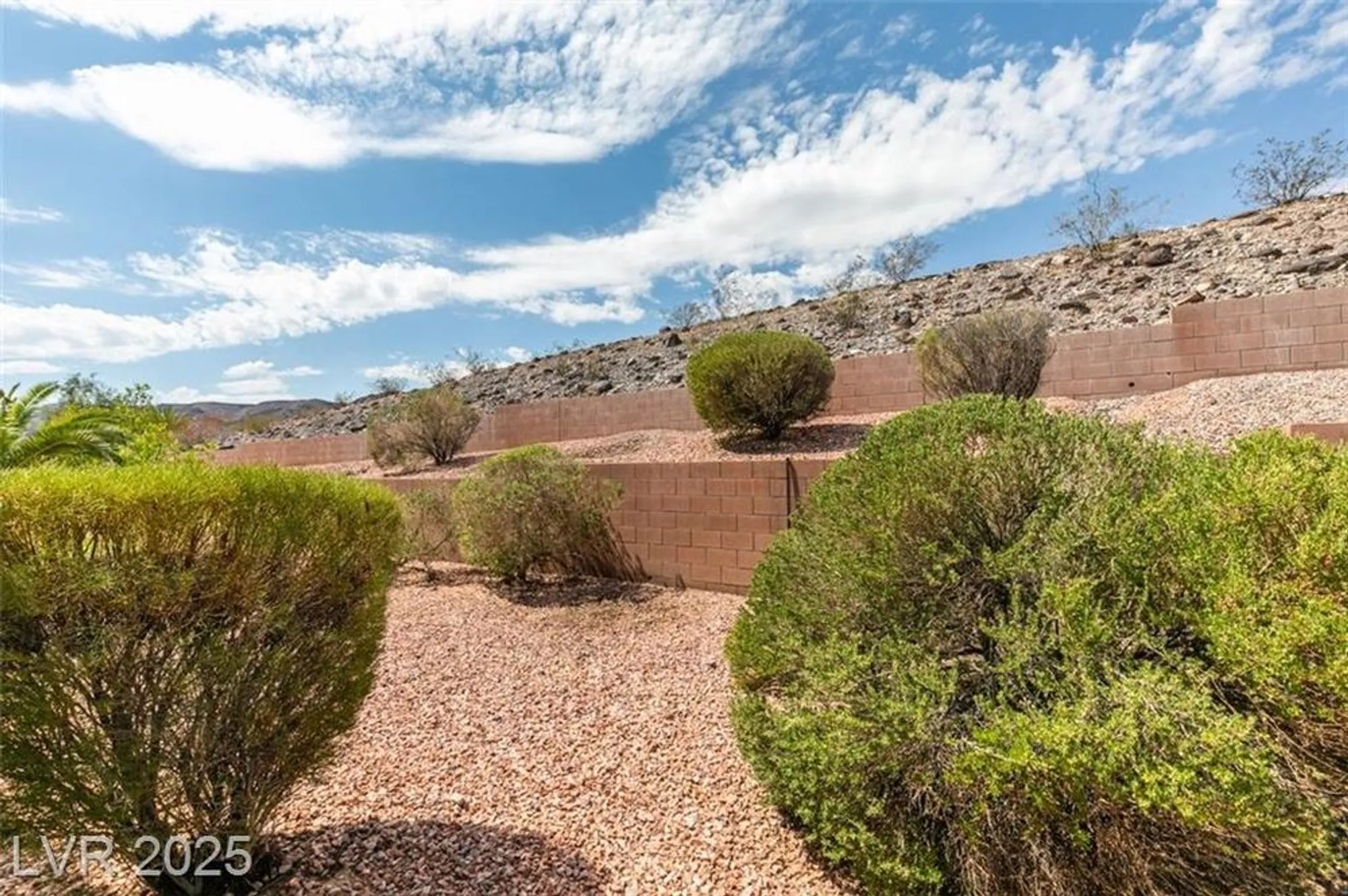 Property Slideshow image 26 of 34 | 2165 king mesa dr, Henderson, NV, 89012