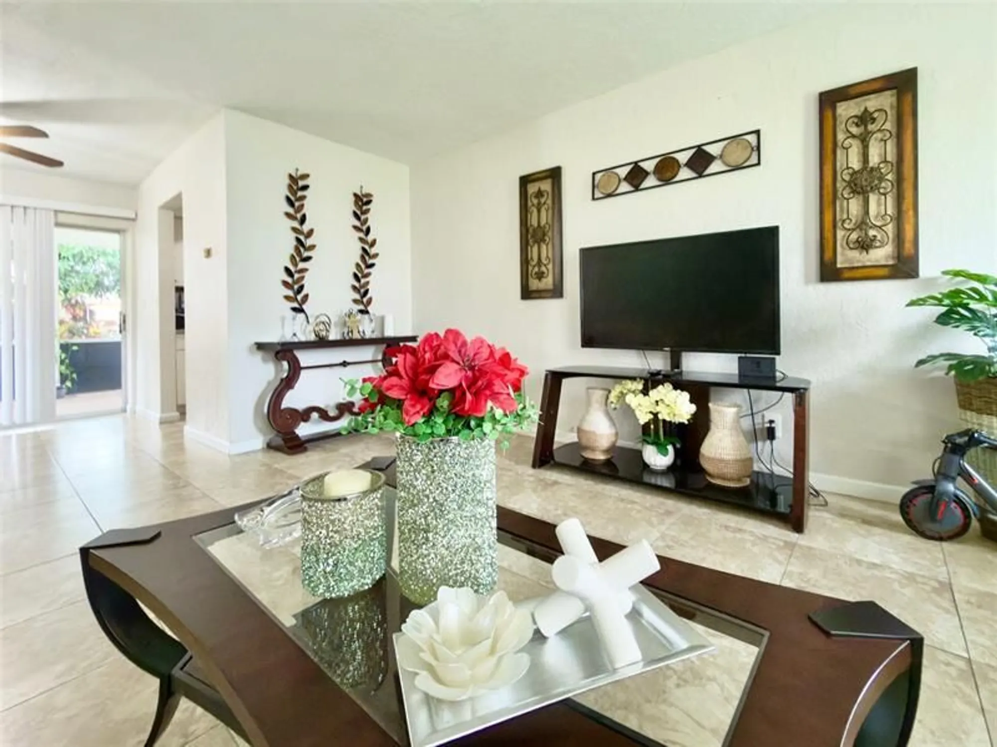 Property Slideshow image 4 of 27 | 4510 nw 46th st, Tamarac, FL, 33319