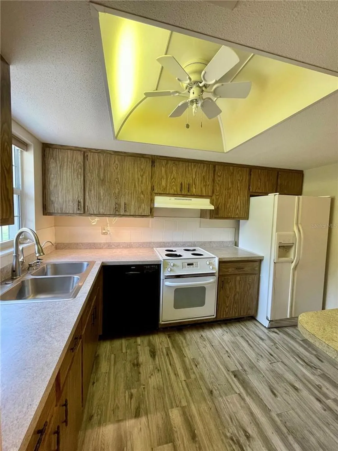 Property Slideshow image 7 of 15 | 2687 golf course dr 219, Sarasota, FL, 34234