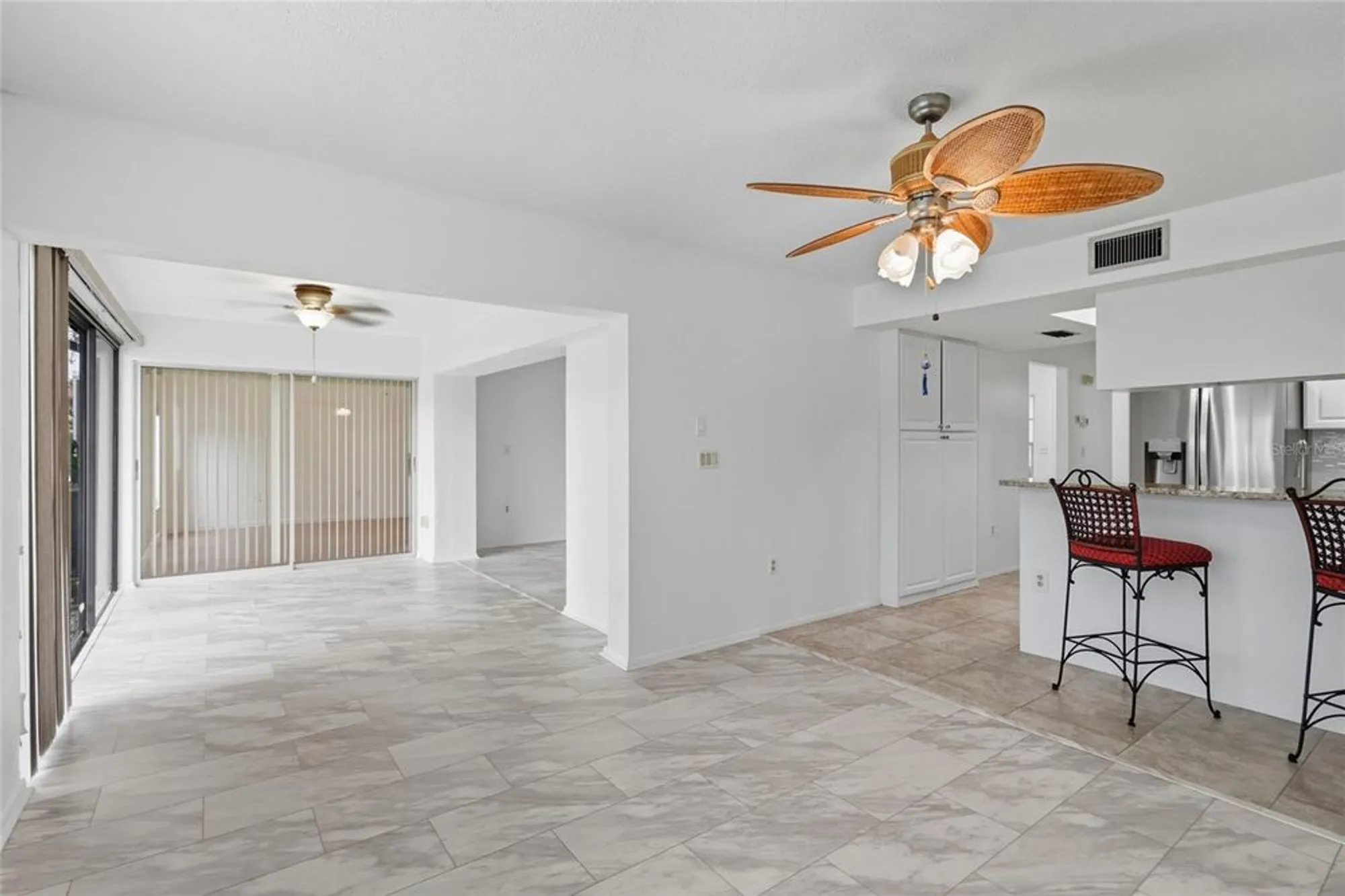 Property Slideshow image 11 of 44 | 3880 el poinier ct # 8702, Sarasota, FL, 34232