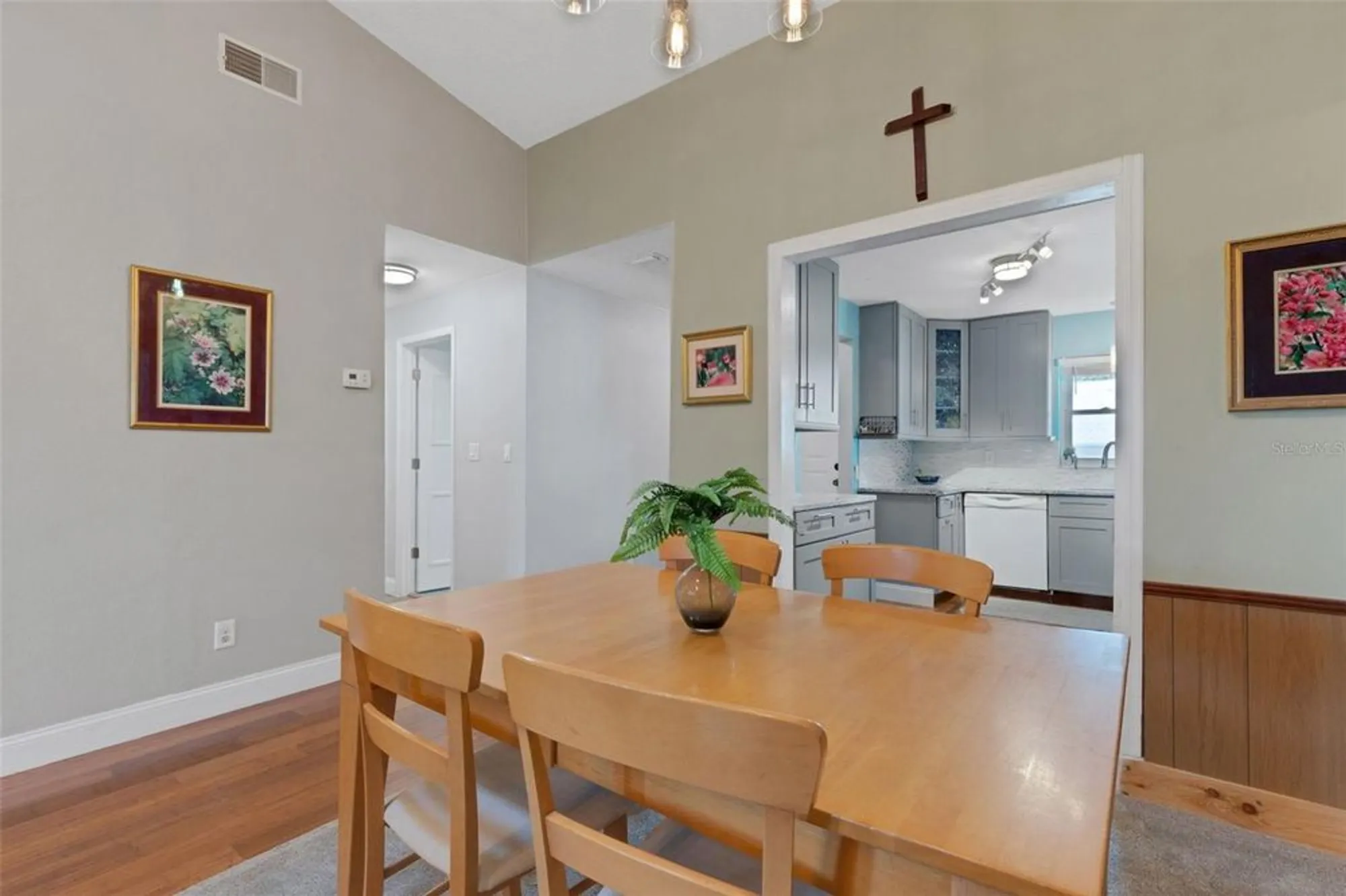 Property Slideshow image 12 of 91 | 1065 tartan dr c, Palm Harbor, FL, 34684