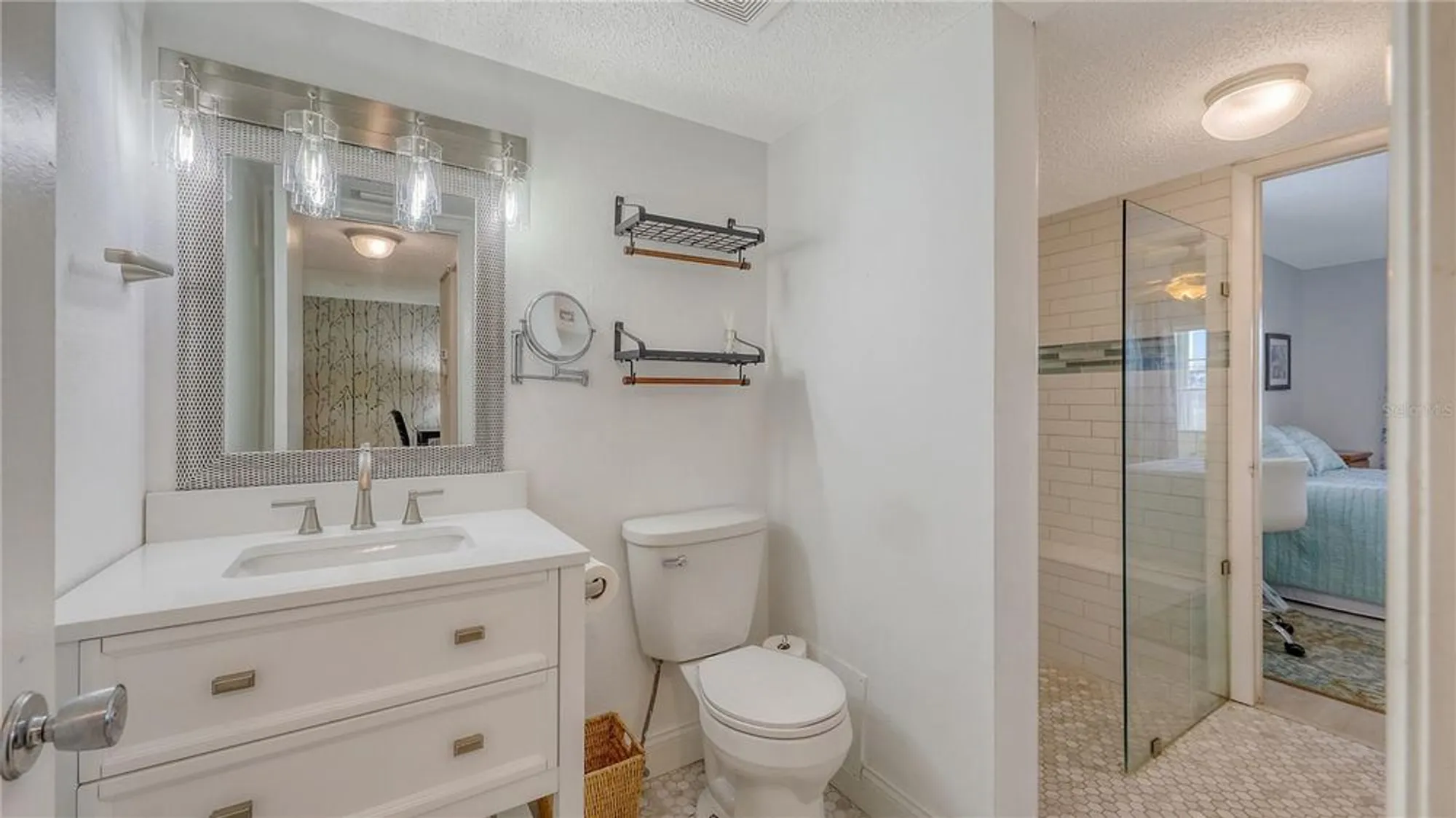 Property Slideshow image 17 of 37 | 3845 lake bayshore dr # f103, Bradenton, FL, 34205