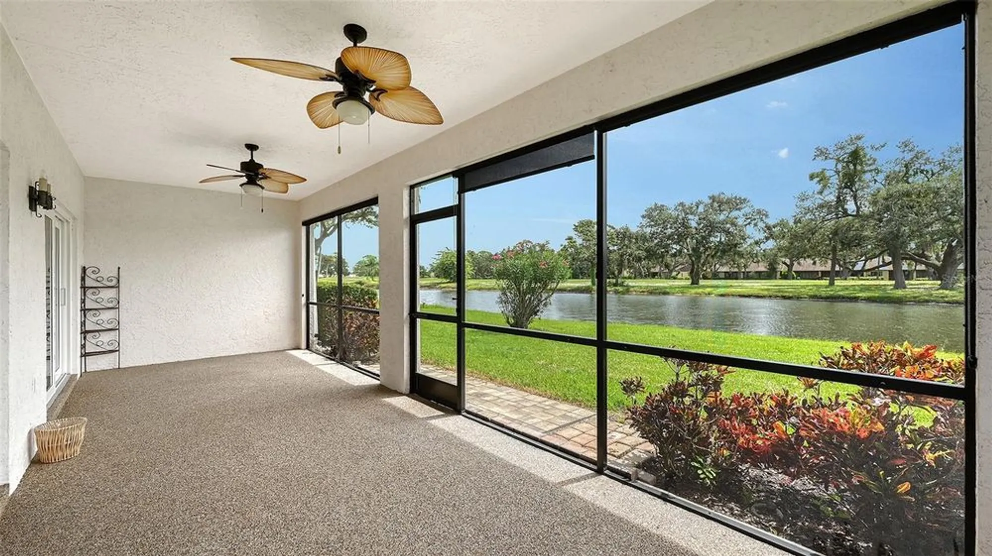 Property Slideshow image 11 of 63 | 7340 golf pointe cir, Sarasota, FL, 34243