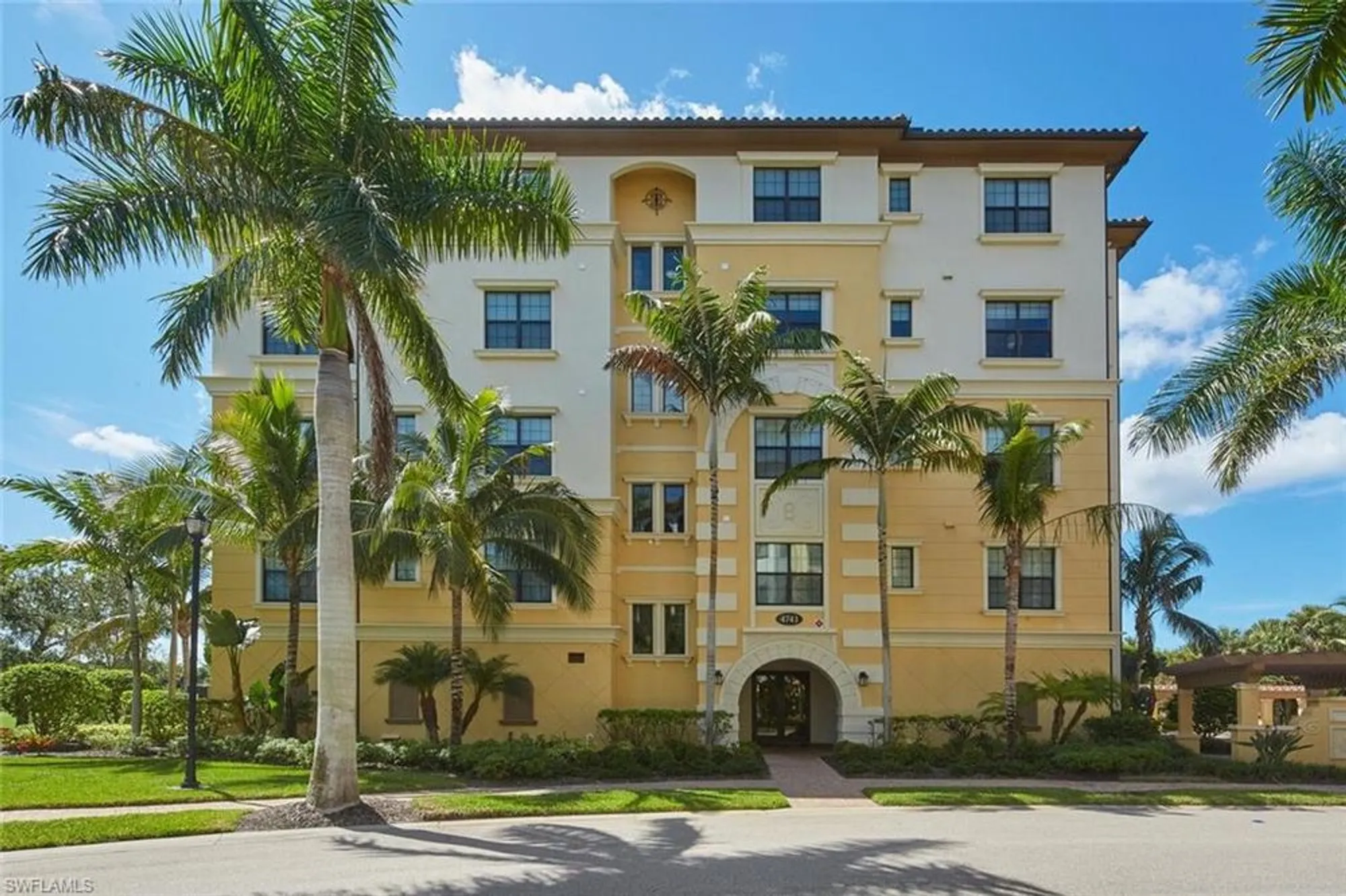 Property Slideshow image 22 of 25 | 4701 via del corso ln 301, Bonita Springs, FL, 34134