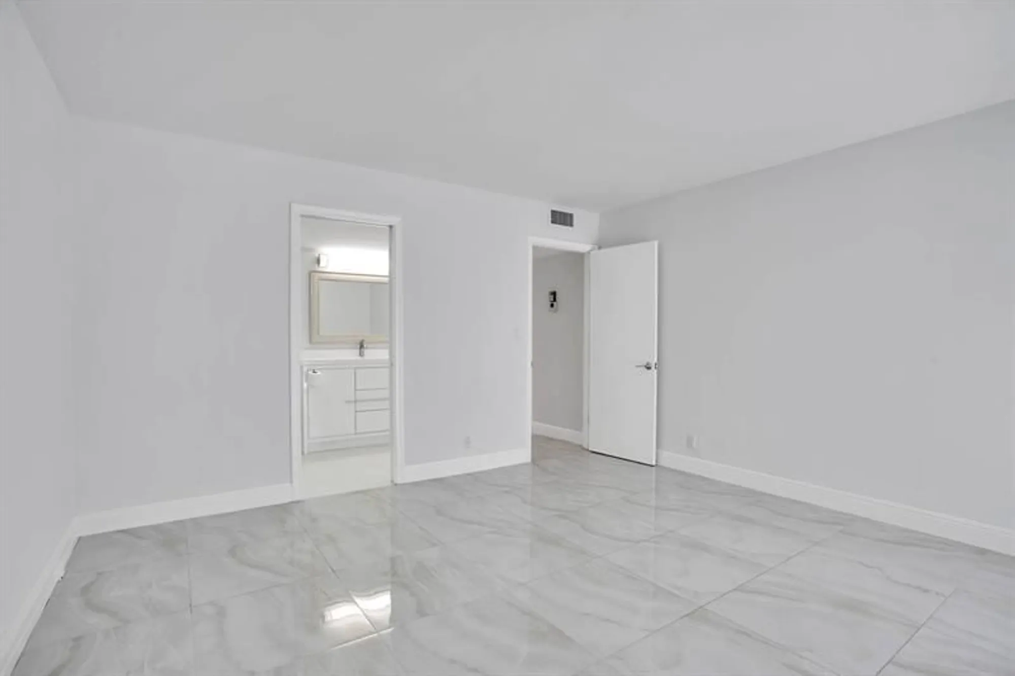 Property Slideshow image 16 of 32 | 2202 lucaya bnd h2, Coconut Creek, FL, 33066