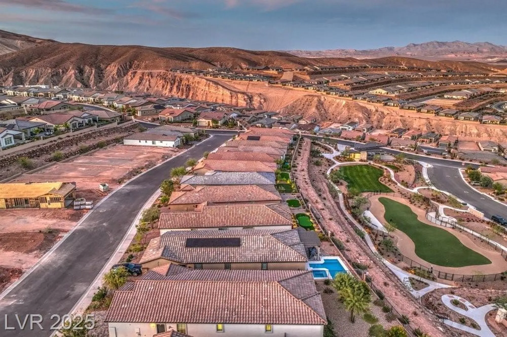 Property Slideshow image 39 of 48 | 70 lake bluff ct, Henderson, NV, 89011