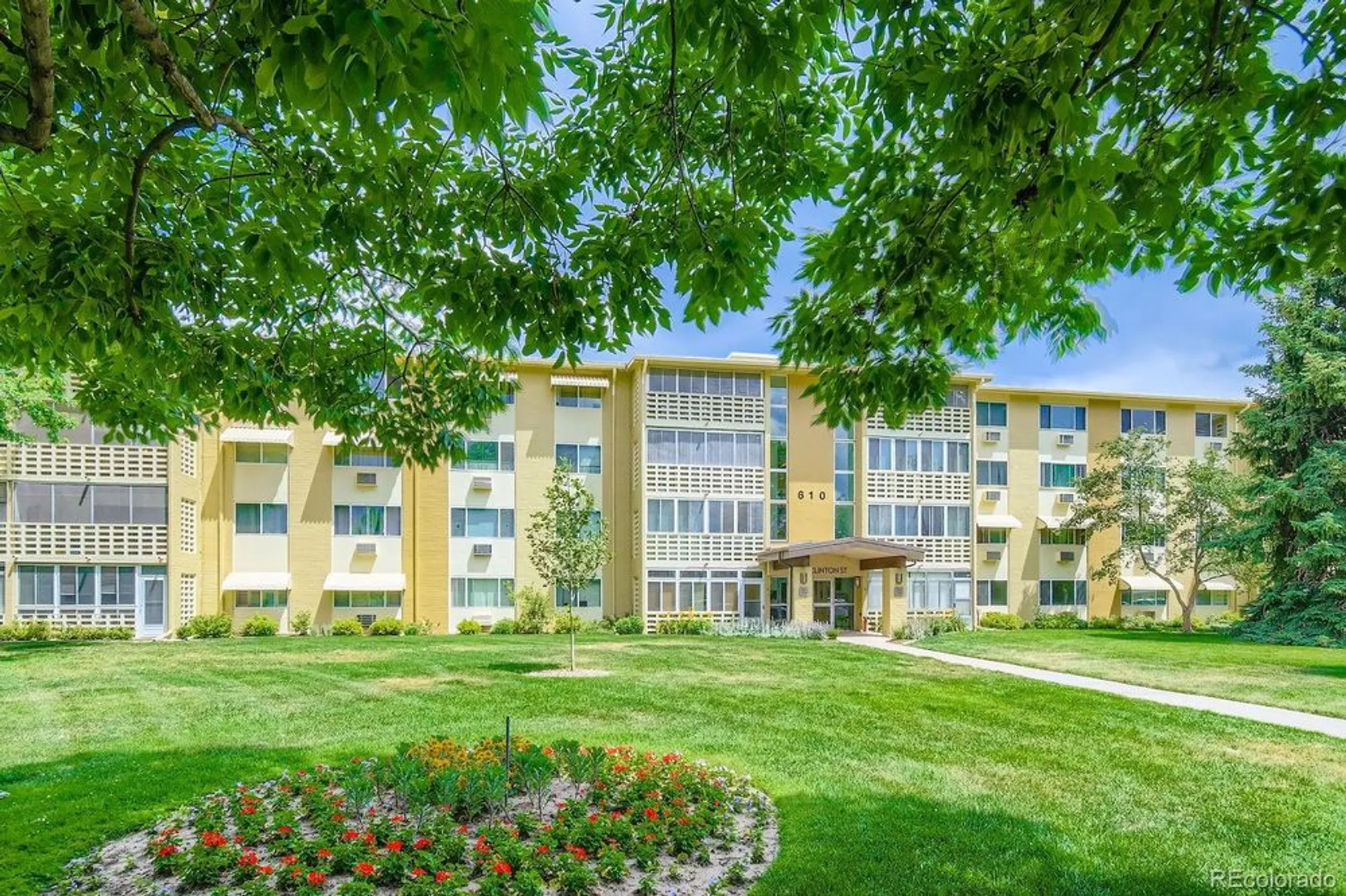 Property Slideshow image 1 of 24 | 610 s clinton st apt 8c, Denver, CO, 80247