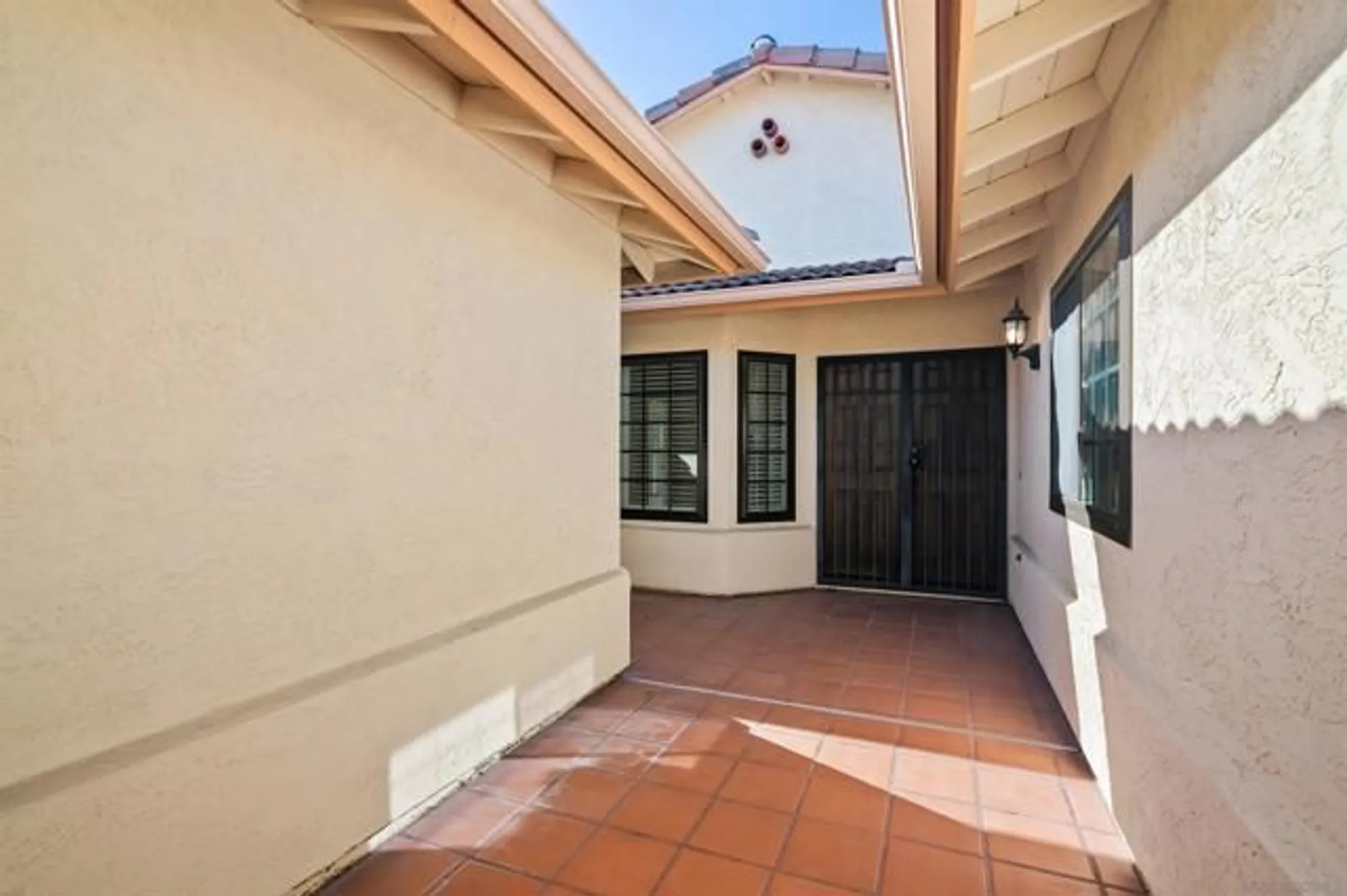 Property Slideshow image 7 of 51 | 18113 calle estepona, San Diego, CA, 92128