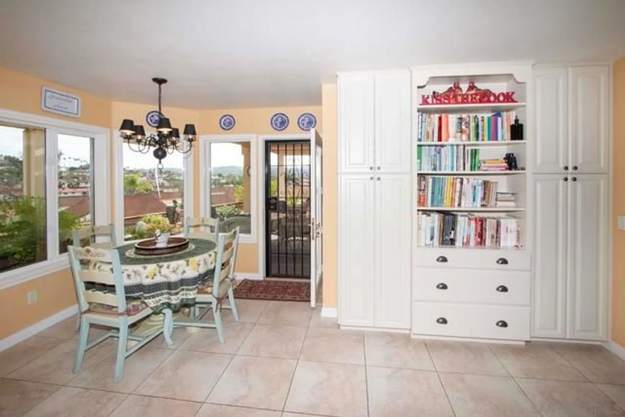 Property Slideshow image 16 of 48 | 17639 caminito hercuba, San Diego, CA, 92128