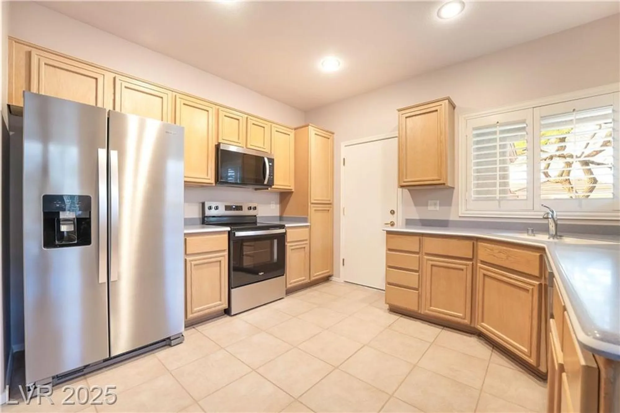 Property Slideshow image 16 of 52 | 2810 meadow park ave, Henderson, NV, 89052