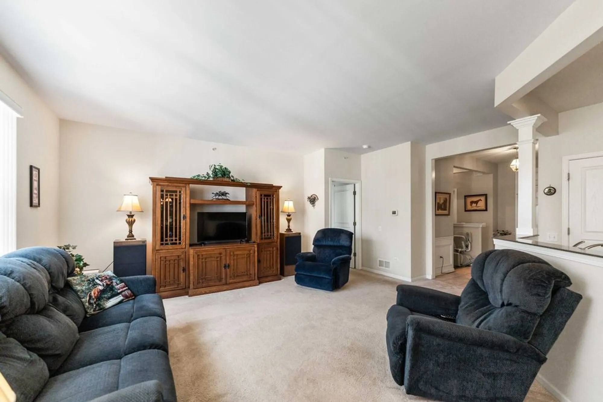Property Slideshow image 11 of 61 | 13184 oakwood ave, Huntley, IL, 60142