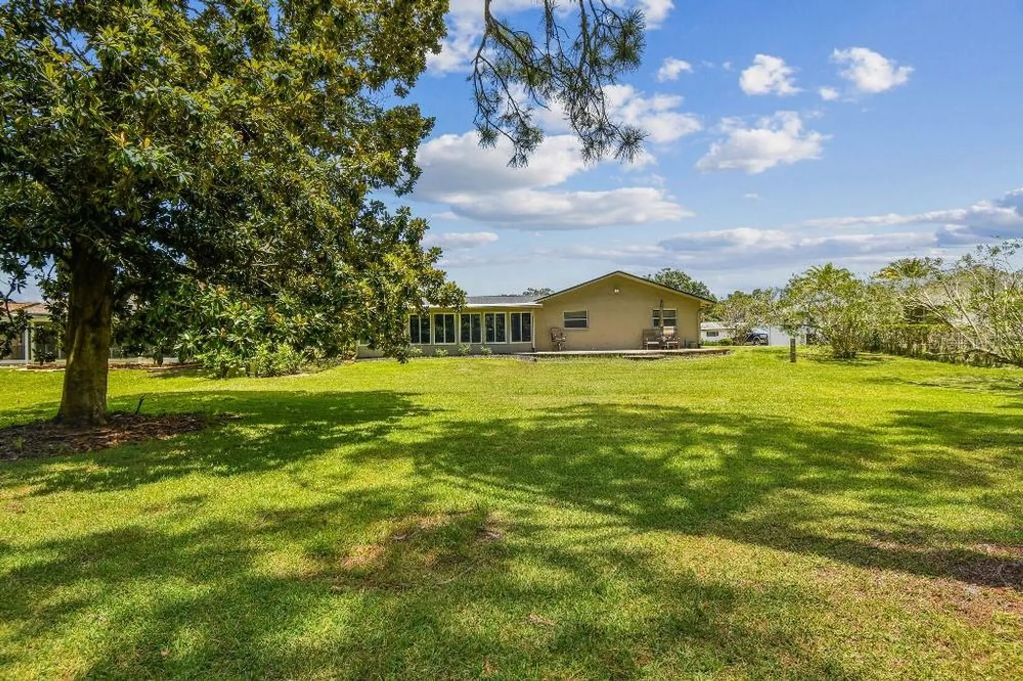 Property Slideshow image 48 of 60 | 916 mainsail way, Palm Harbor, FL, 34685