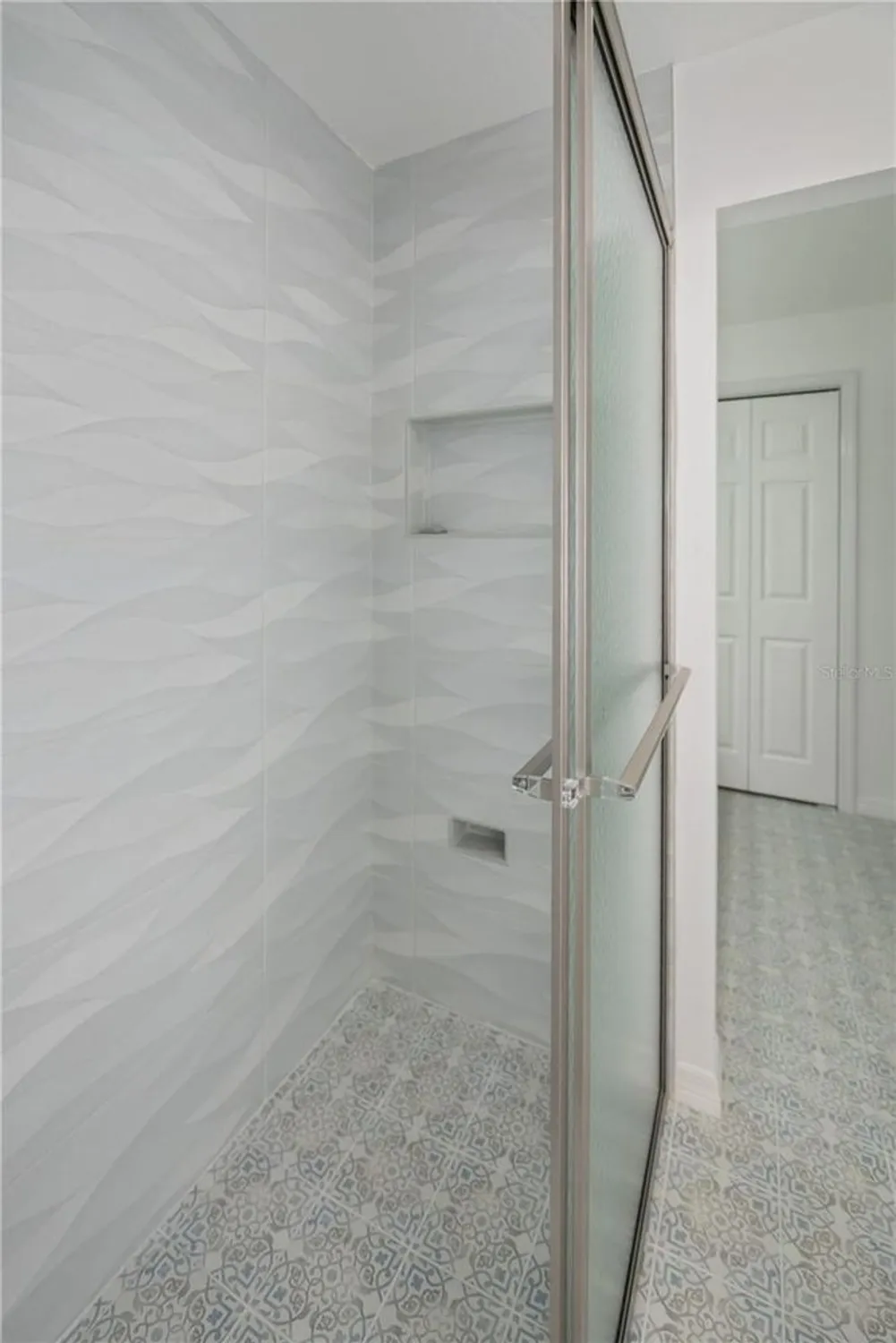 Property Slideshow image 23 of 58 | 425 cypress forest dr, Englewood, FL, 34223