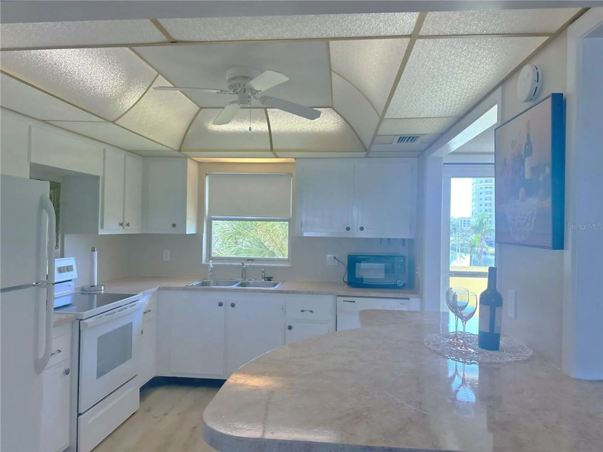 Property Slideshow image 5 of 32 | 4725 cove cir apt 309, Saint Petersburg, FL, 33708