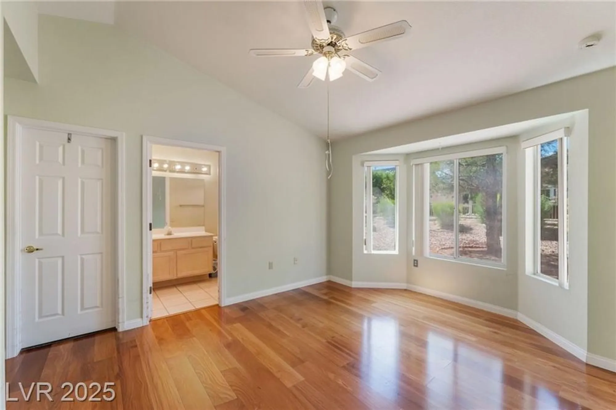 Property Slideshow image 15 of 31 | 2601 desert sands dr, Las Vegas, NV, 89134
