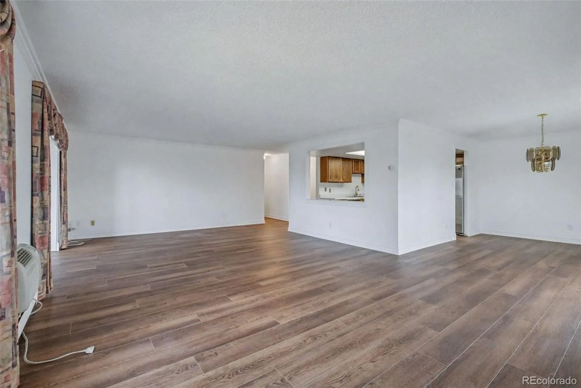 Property Slideshow image 2 of 50 | 14390 e marina dr 302, Aurora, CO, 80014