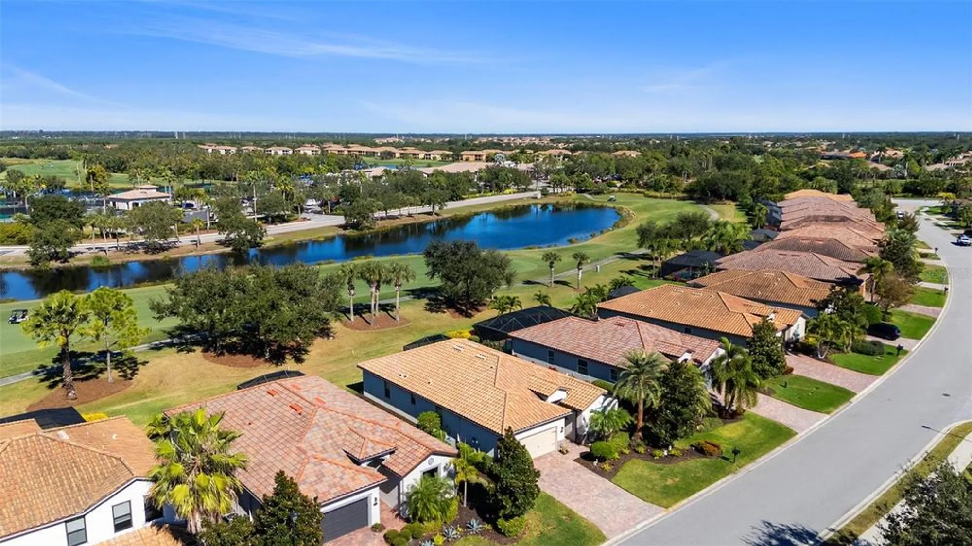 Property Slideshow image 37 of 54 | 7027 quiet creek dr, Bradenton, FL, 34212